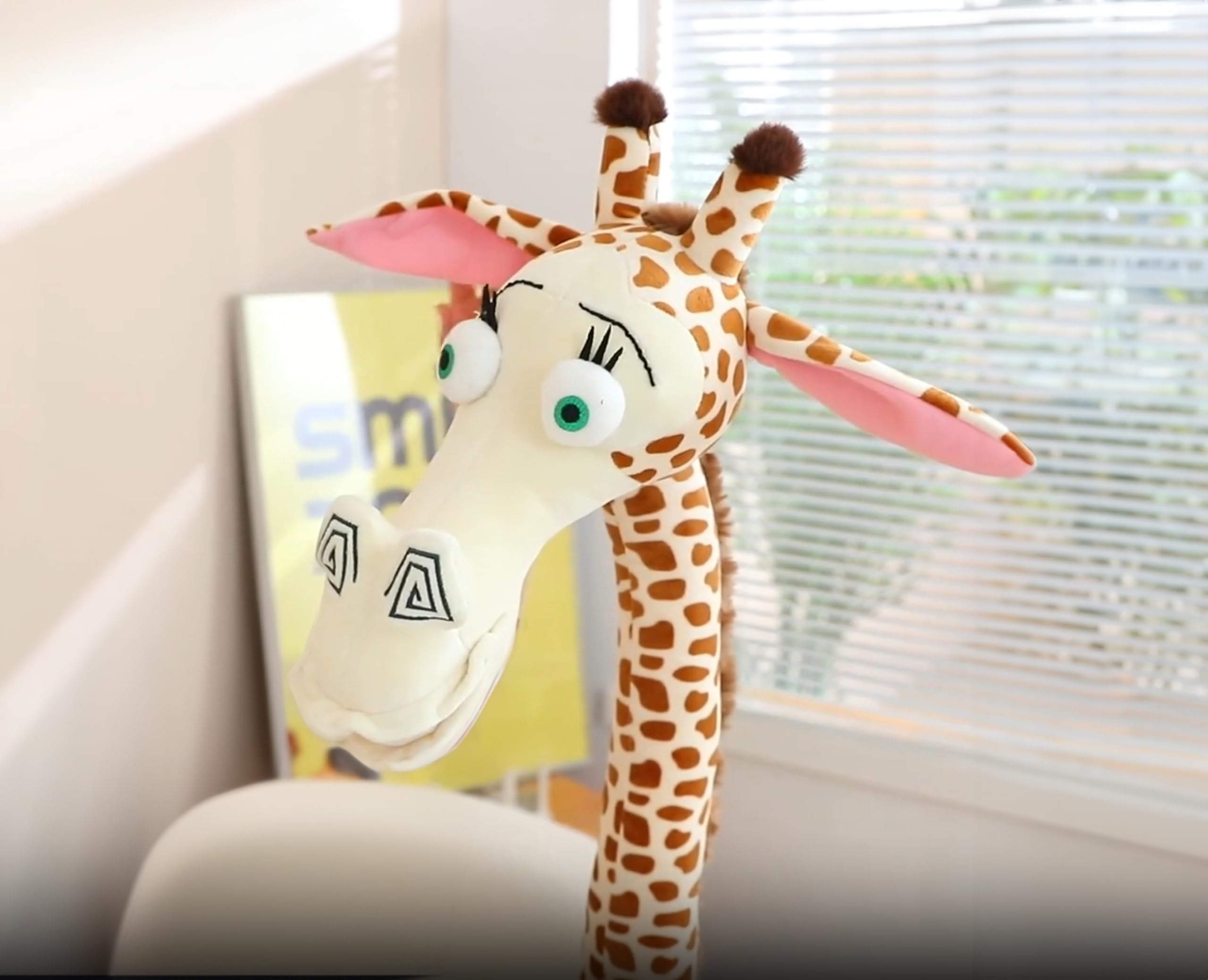 Madagascar Big Size Funny Melman Giraffe Character Flexible Body Plush Toy (75cm; XL; 1pc) (B089556S8Q) Amazon Price History, Amazon Price Tracker