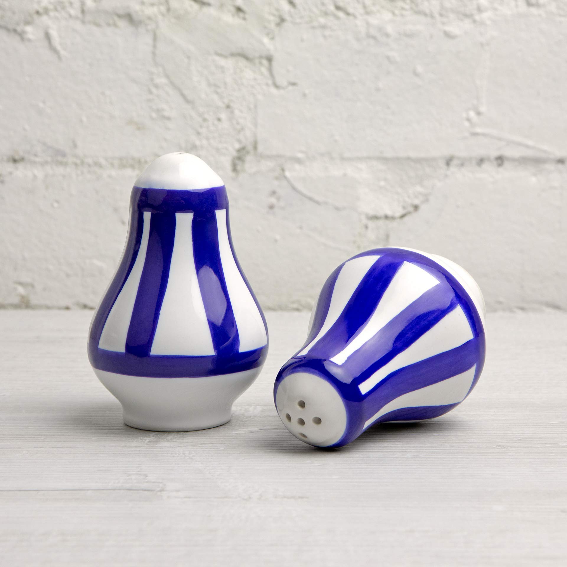 Set Sale E Pepe In Ceramica City To Cottage – Saliera E Pepiera Fatte A Mano Con Pois Viola E Bianco – Regalo Vintage Per Cucina
