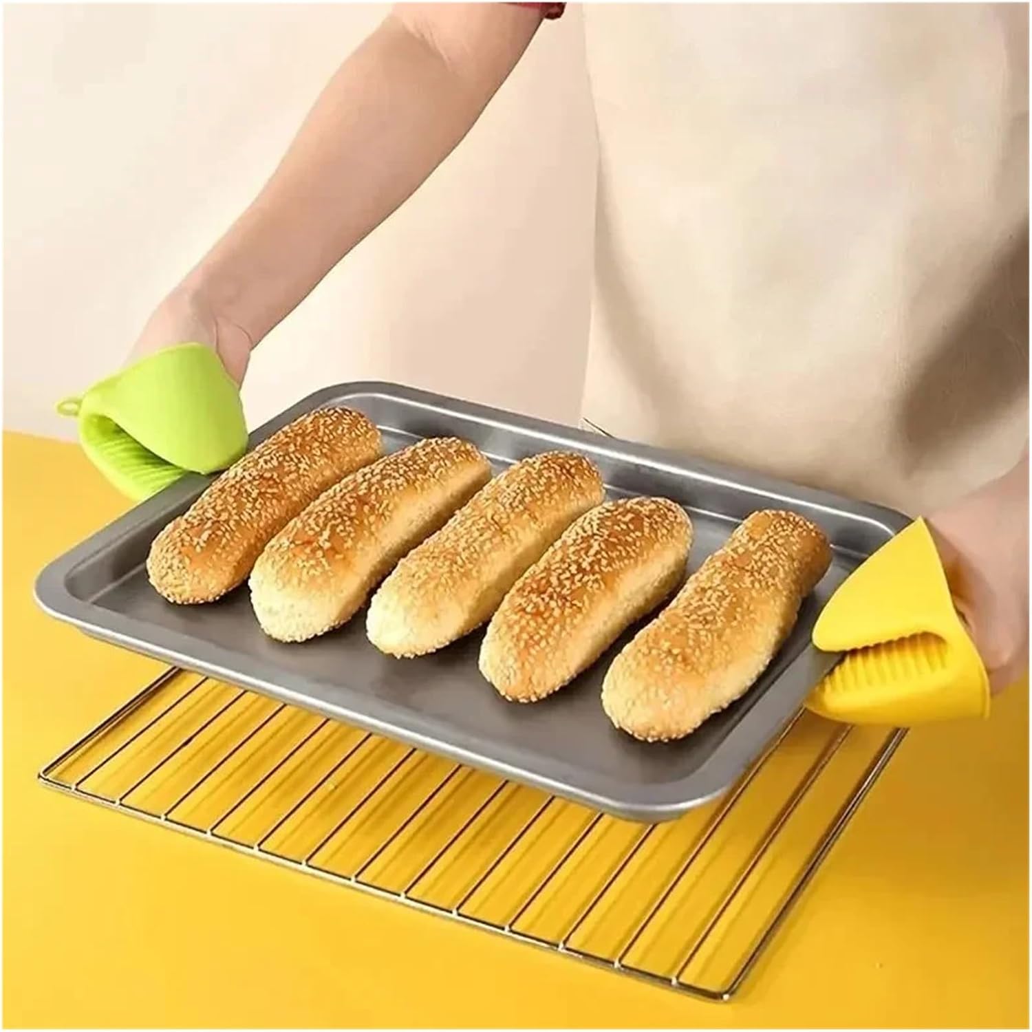 Thicken Silicone Oven Mitts, 2Pcs Heat Insulation Anti Slip Pot Clips Kitchen Gloves(2pcs-red)