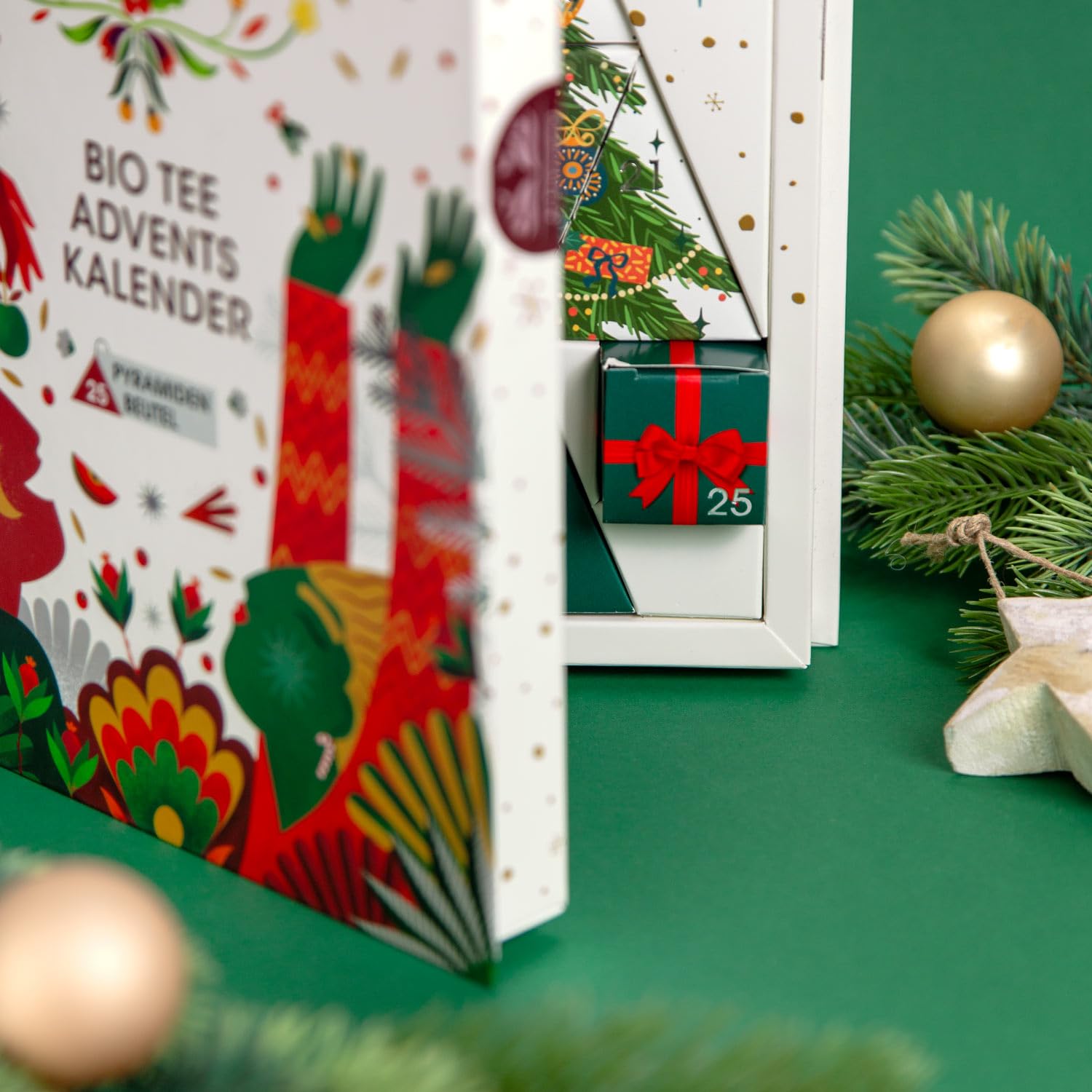 ETS - BIO Teebuch Tee Adventskalender, 24 x Chai, Früchtetee, Kräutertee & Highlights | Großer Buch-Adventskalender mit kompostierbaren Pyramidenbeutel