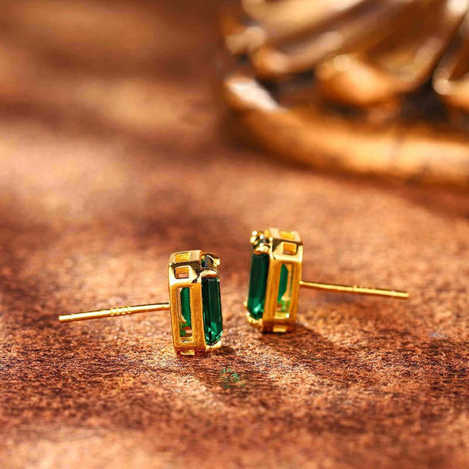 Pendientes de tuerca únicos para mujer, aretes medianos para mujer, solitario con esmeralda creada en laboratorio de 2 quilates, oro amarillo de 18 quilates