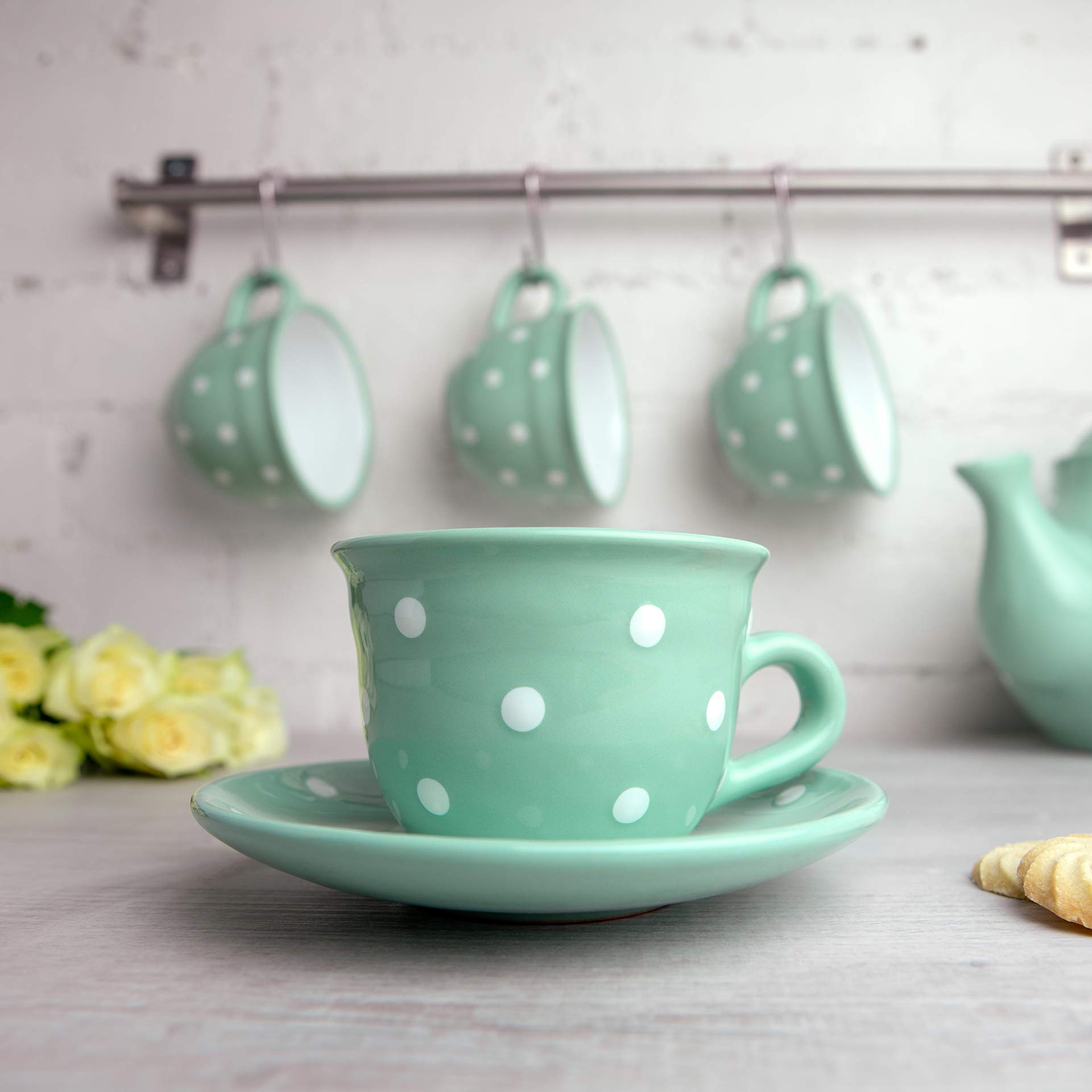 City to Cottage® - Kaffeebecher Teetasse 250 ml | Türkis und Weiß | Polka Dots | Handgemacht | Keramik Geschirr | Cappuccino Tasse mit Untertasse