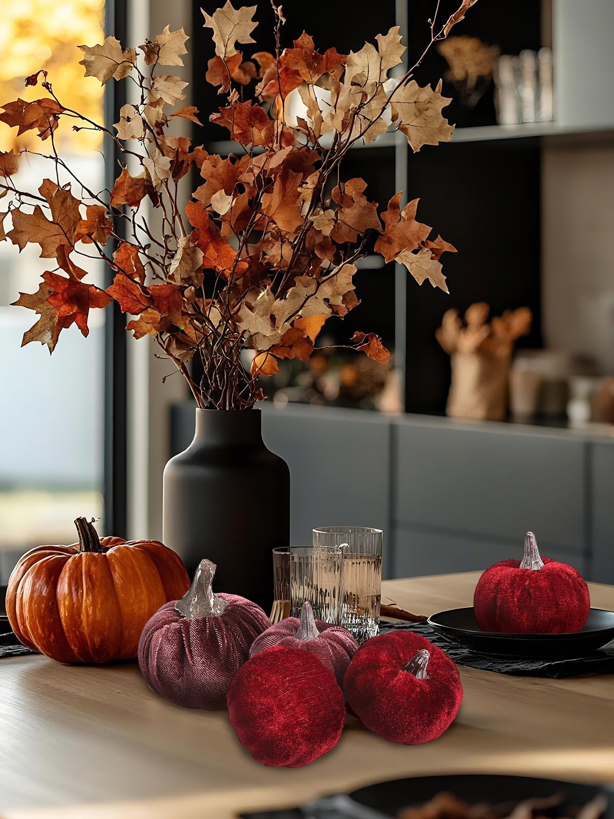 Lot de 12 citrouilles artificielles en velours - 2 tailles - Pour Halloween, automne, festival, décoration de table (bordeaux/violet)