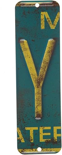 Placa de matrícula retro antigua, alfabeto indiviidual, letras de pared con monograma de pared, con buzones de correo montados en la pared, Mancave,