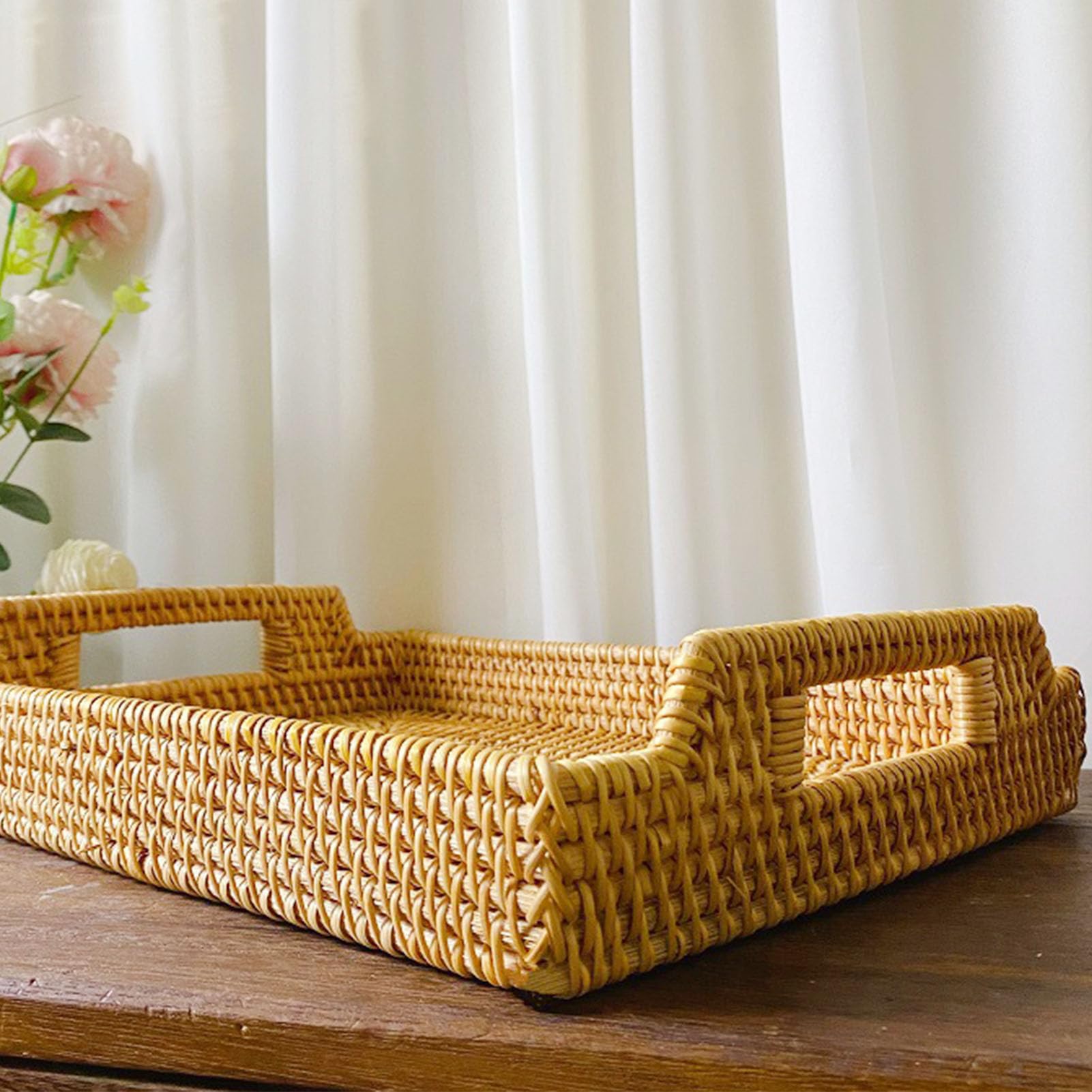 Nikou Vassoio rettangolare in rattan, 34 × 25 × 4 cm, con manici, vassoio decorativo in vimini, per colazione, bevande, snack, cibo o tavolino da caffè