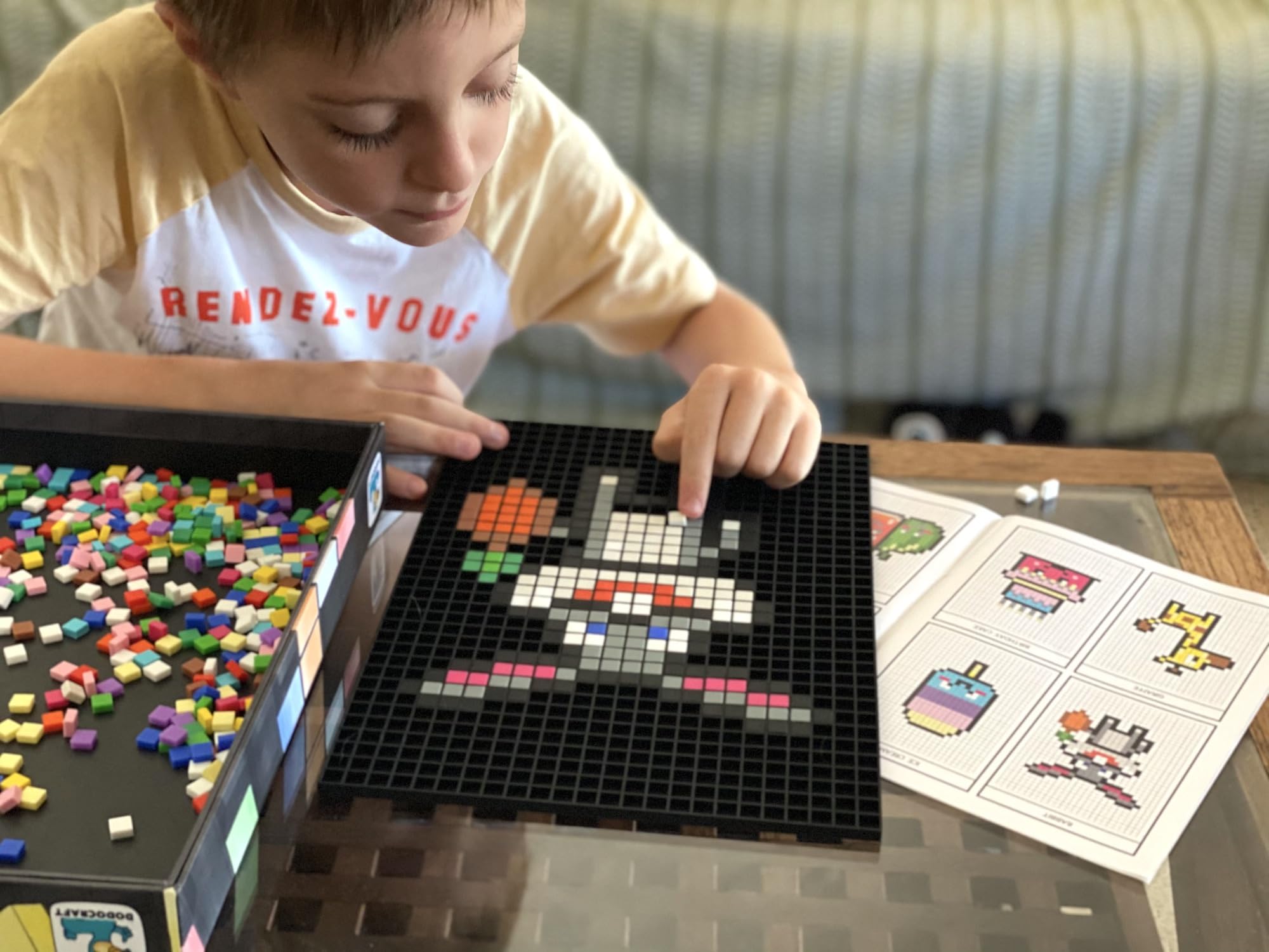 Dodocraft Zestaw Pixel Art A4, 1000 pikseli, 18 kolorów, kreatywna gra