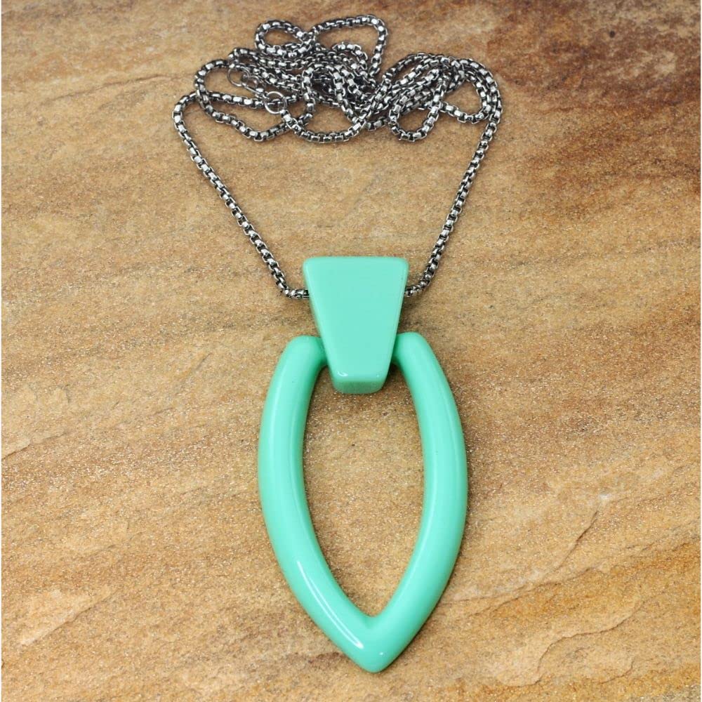 Colar de Resina Verde Prateado Bijuterias Femininas Moda em promoção! Veja a oferta e mais achadinhos de Bijuterias 3 Hoje é o melhor dia para comprar Colar de Resina Verde Prateado Bijuterias Femininas Moda com aquele preço maroto! Promoção! Aproveite a oferta! 3