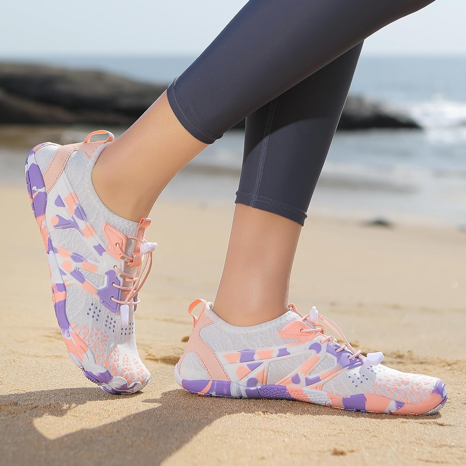 Unisex water shoes, quick-drying beach sneakers, lightweight mesh unisex slip-on barefoot stream-trekking shoes, stretchy and breathable rubber-soled water socks—a portable design ideal for swimming pools, snorkeling, cruises, and lakeside walks.