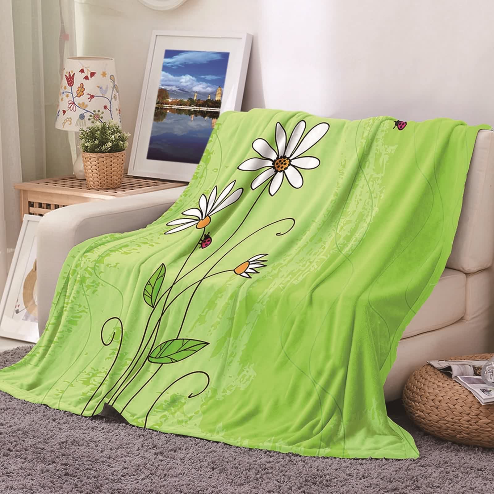 Couverture polaire flannel KnSam 80x120cm verte et blanche à motifs marguerites