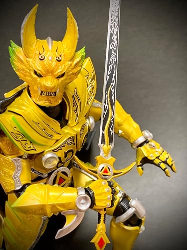 Amazon | S.H.Figuarts（真骨彫製法） 黄金騎士ガロ（冴島鋼牙）GARO