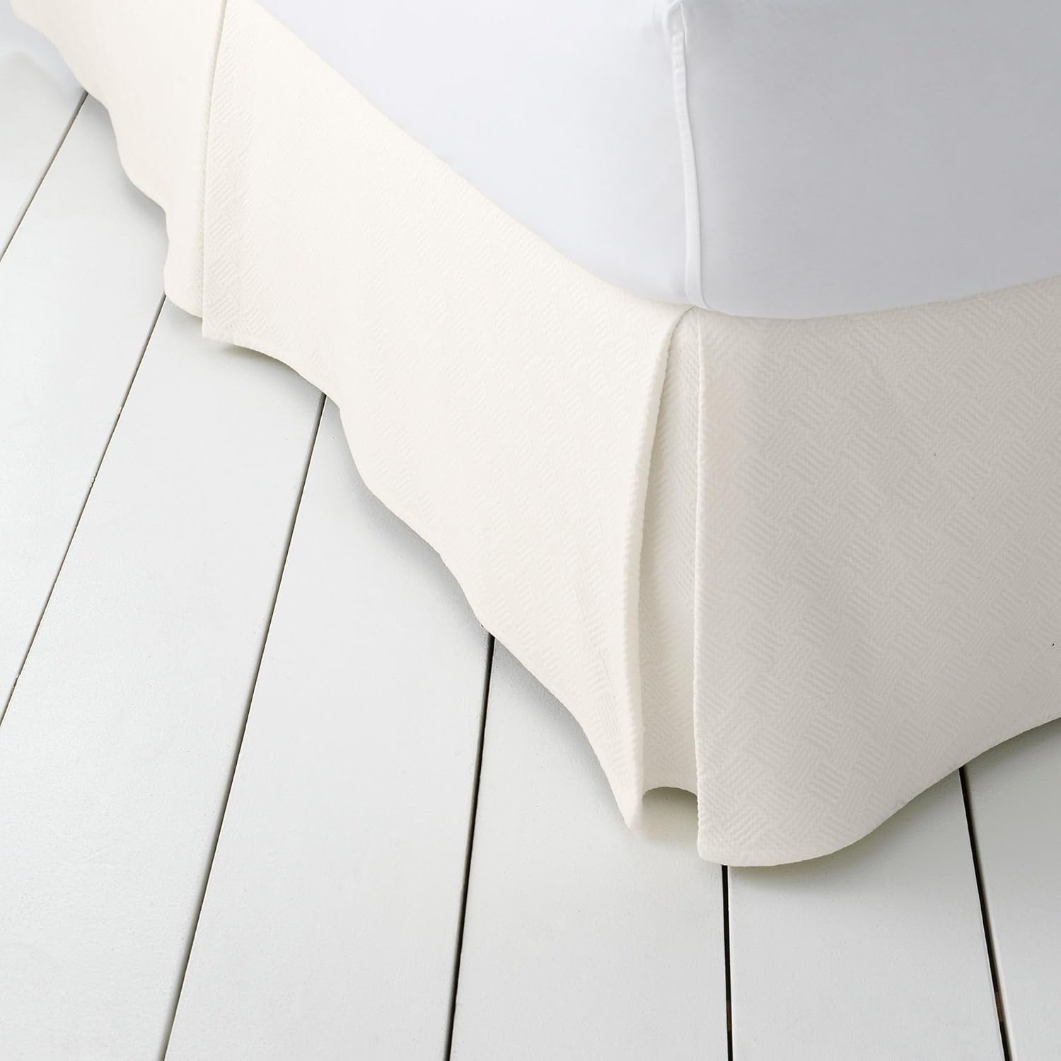 Lands' End Basketweave Matelasse Bedskirt White Queen