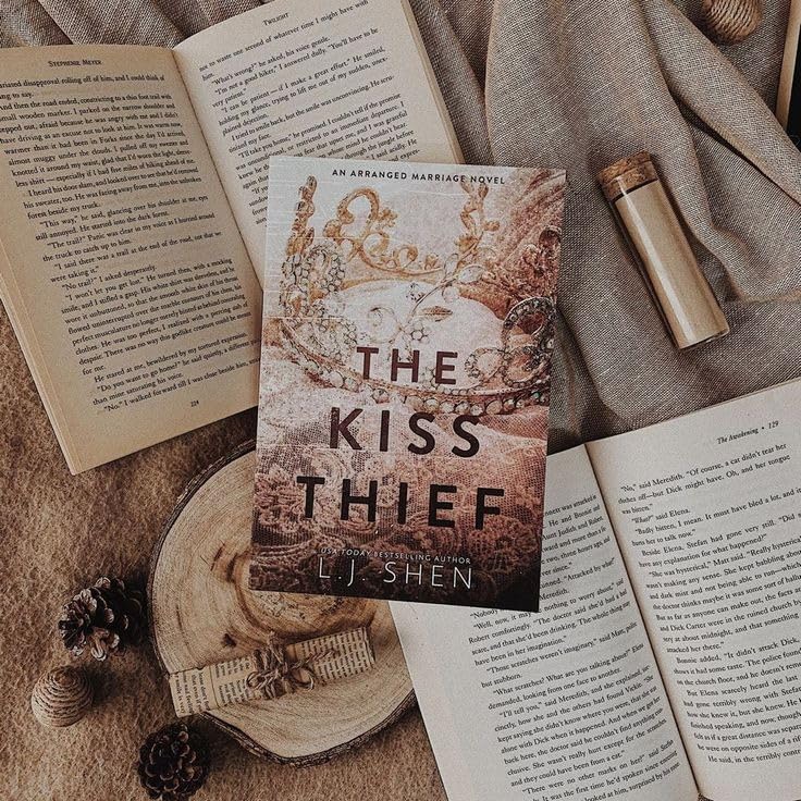 The Kiss Thief Shen, LJ Amazon.co.uk Books