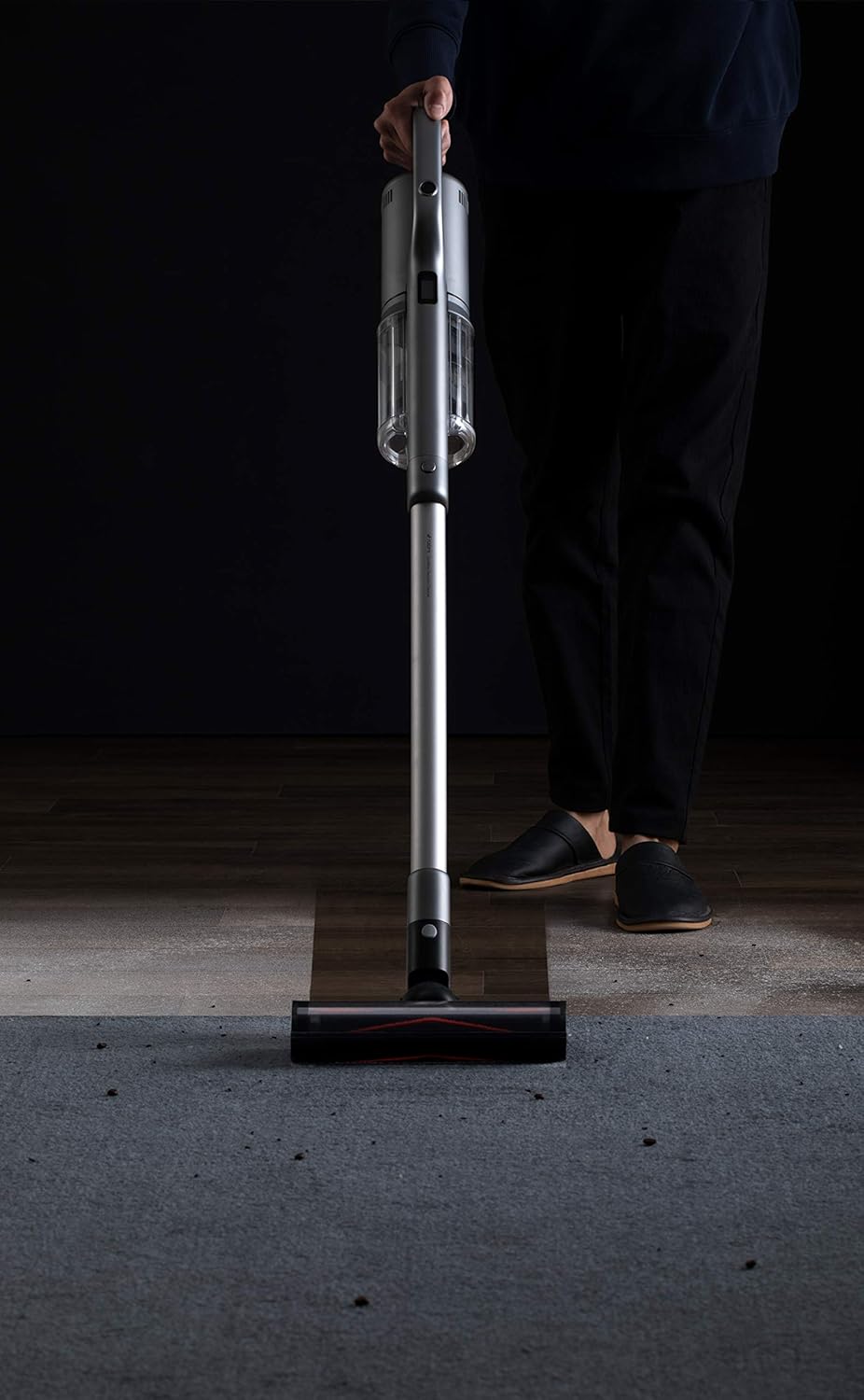 User operating ROIDMI X30 Pro on carpet