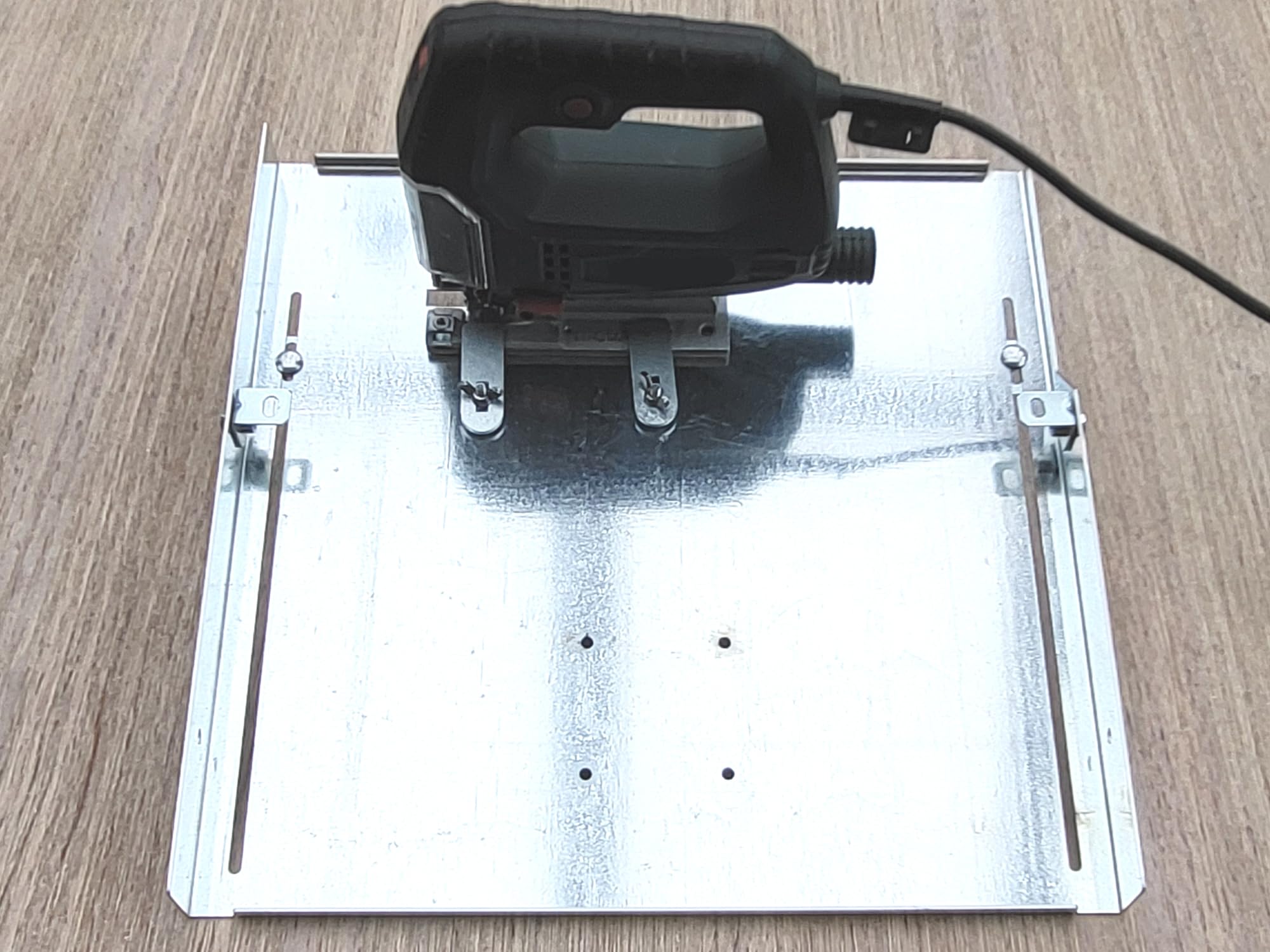 großer Stichsägetisch Trenn-Biber 011FR mit Rollenführung für alle Stichsägen