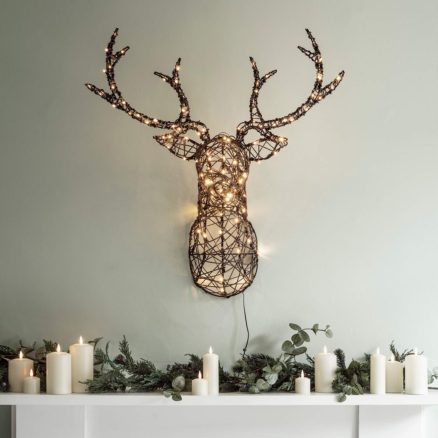 Lights4fun 84cm LED Studley Rattan Rentier Kopf Hirschgeweih Weihnachtsbeleuchtung Außen und Innen Weihnachtsfigur Wanddeko
