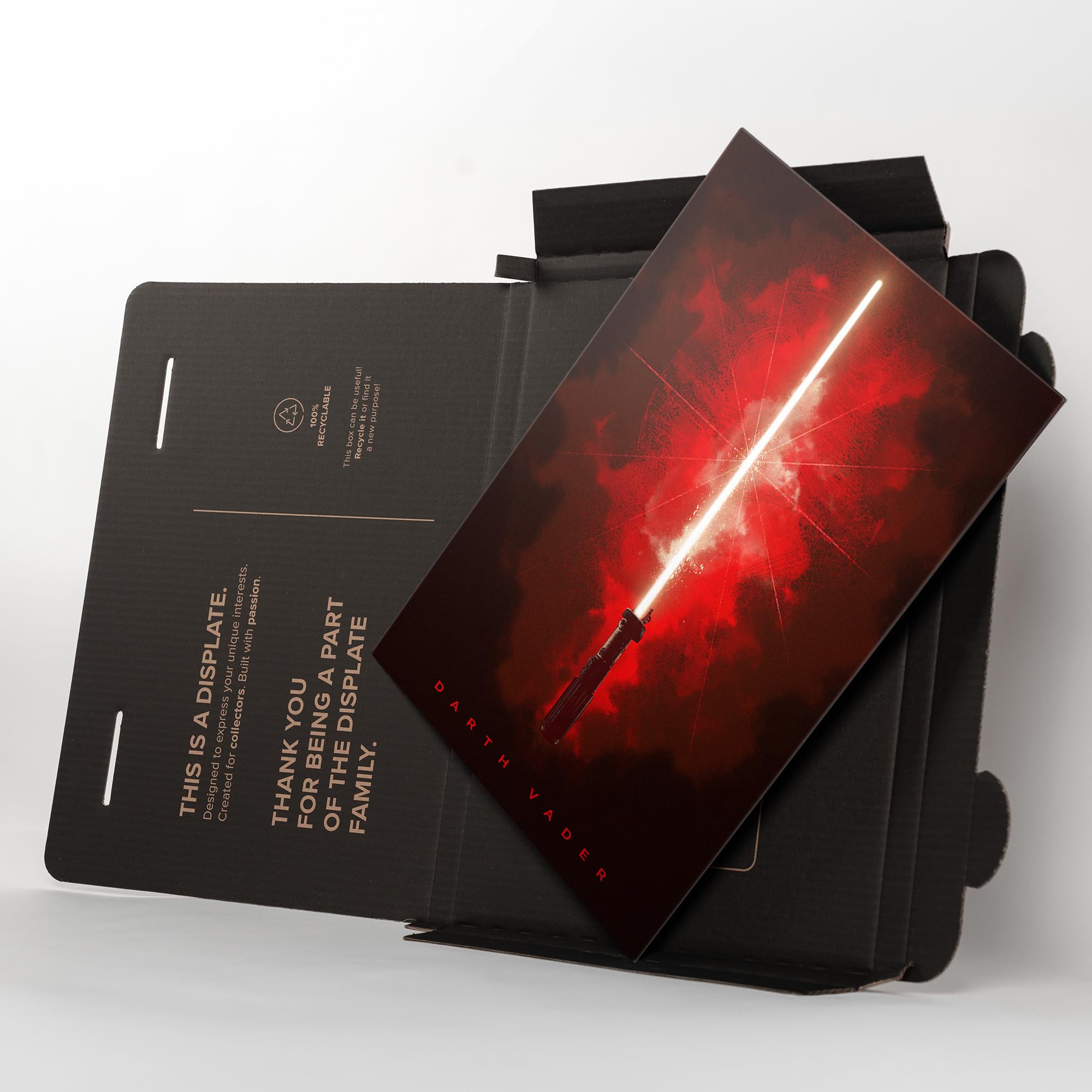 Displate Offiziell Star Wars MetallPoster Magnetische Befestigung Inklusive Lizenziert Bilder Hochwertiges Poster Star Wars - Lightsabers - Darth Vader Poster 67.5 cm x 48 cm