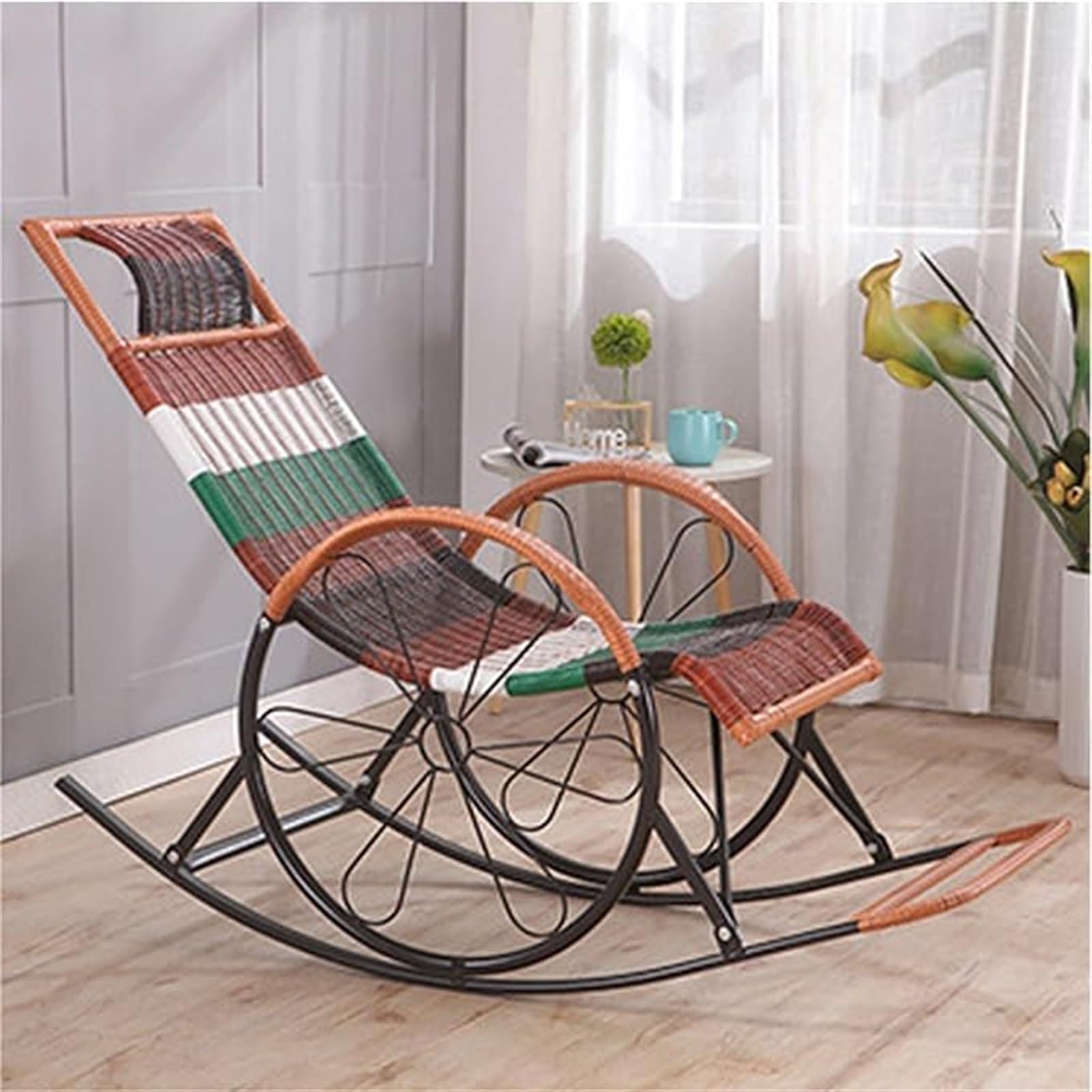 Fauteuil à bascule en rotin et bois massif, une construction durable de haute qualité