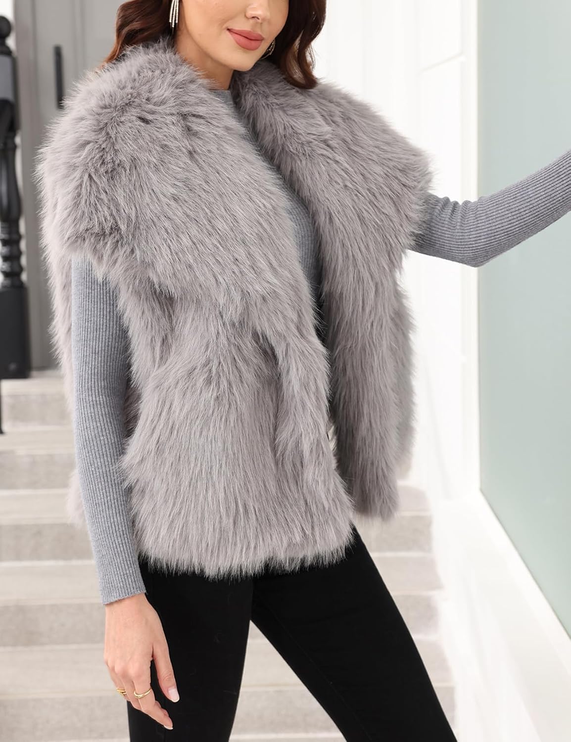 Gihuo Women' s Faux Fur Vest Lapel Collar Sleeveless Furry Jacket Shaggy Jackets Warm Outerwear - Image 3