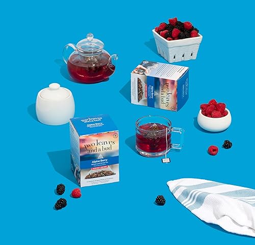 Miniatura 8 de Two Leaves and a Bud Bolsas de té de hierbas Alpine Berry naturalmente sin cafeína té de hierbas de hoja entera con hibisco en bolsitas 15 unidades