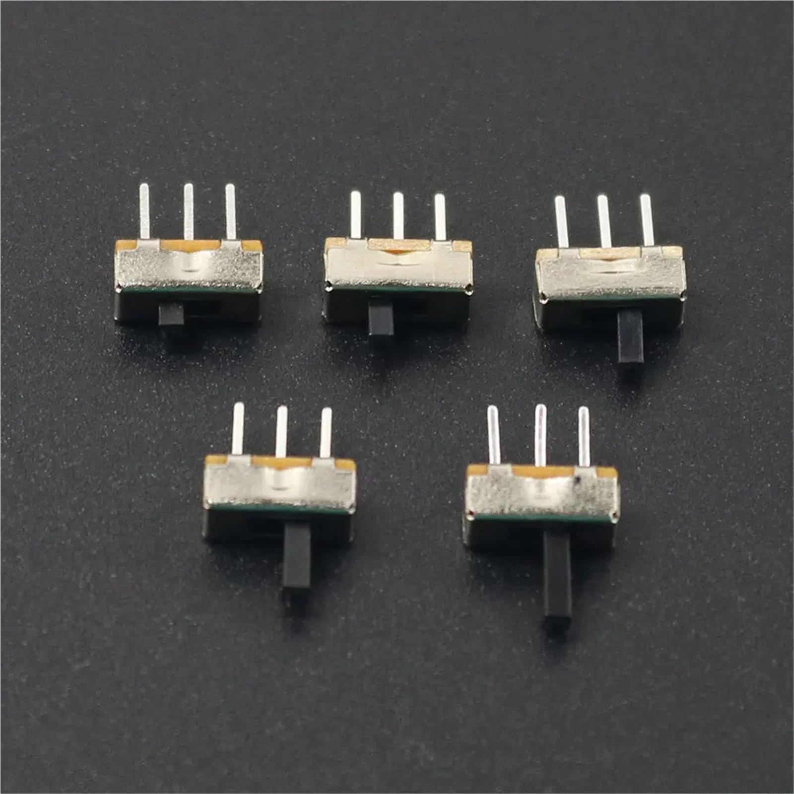 Przełącznik suwakowy SS-12D00 wł./wył., 3-pinowy, 1P2T, pozycja 2, długość uchwytu: 3 mm, 4 mm, 5 mm i 6 mm, 10-100 szt. (wysokość uchwytu 6 mm, 100 sztuk)