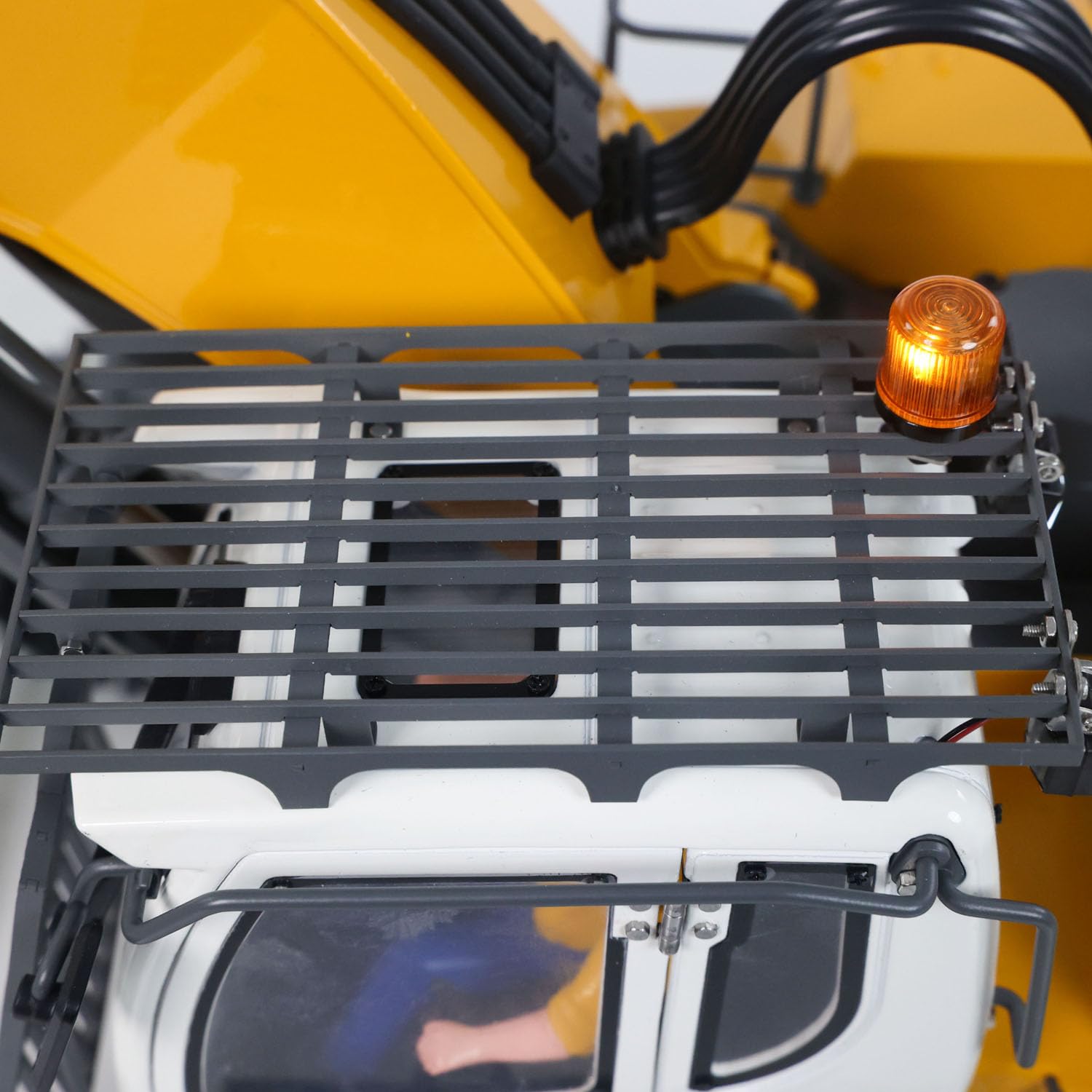 Cabolite 5901 - Escavatore radiocomandato 1/18, con telaio in metallo | Sistema di sollevamento elettrico, 3 strumenti di cambio, luce e suono, modello di macchina da costruzione telecomandata