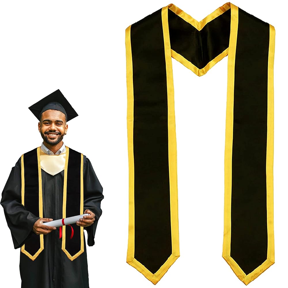 Bonnet De Graduation Noir Avec Bonnet De Graduation étudiant à Pompon