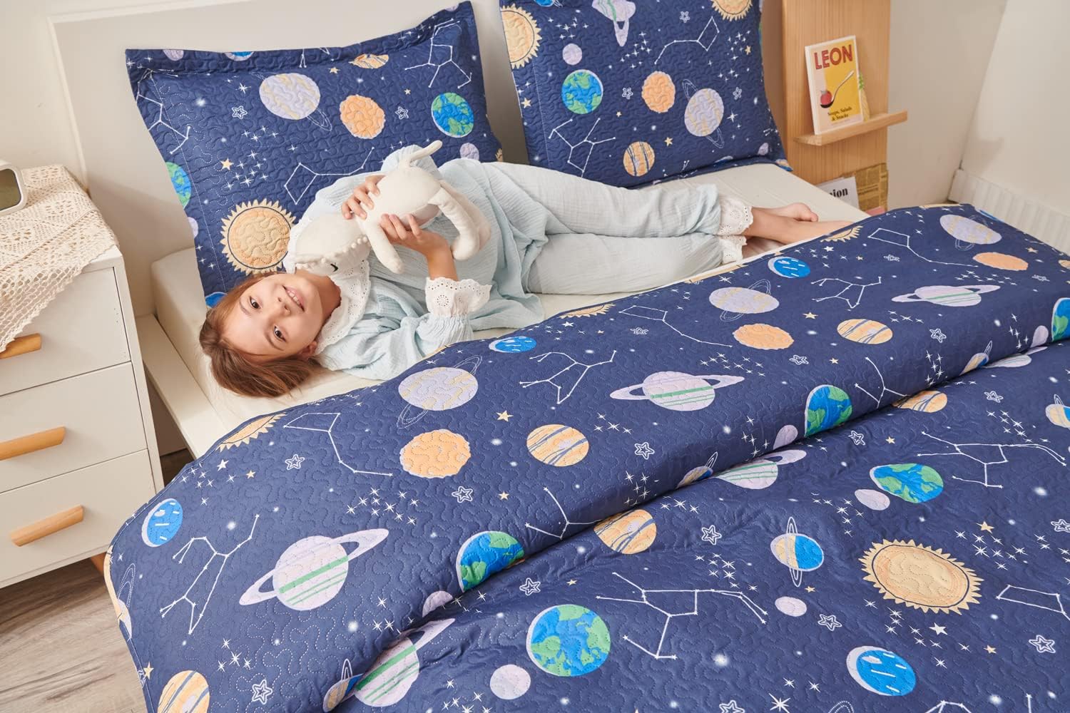 3 Pieces Kid's Galaxy Outer Space Zodiac Planets Bedspread Coverlet Set Fullor Queen Size,Universe Science Illustration Quilt Lightweight Bedding Sets for Boys Girls Children (Full/Queen,Multicolor)