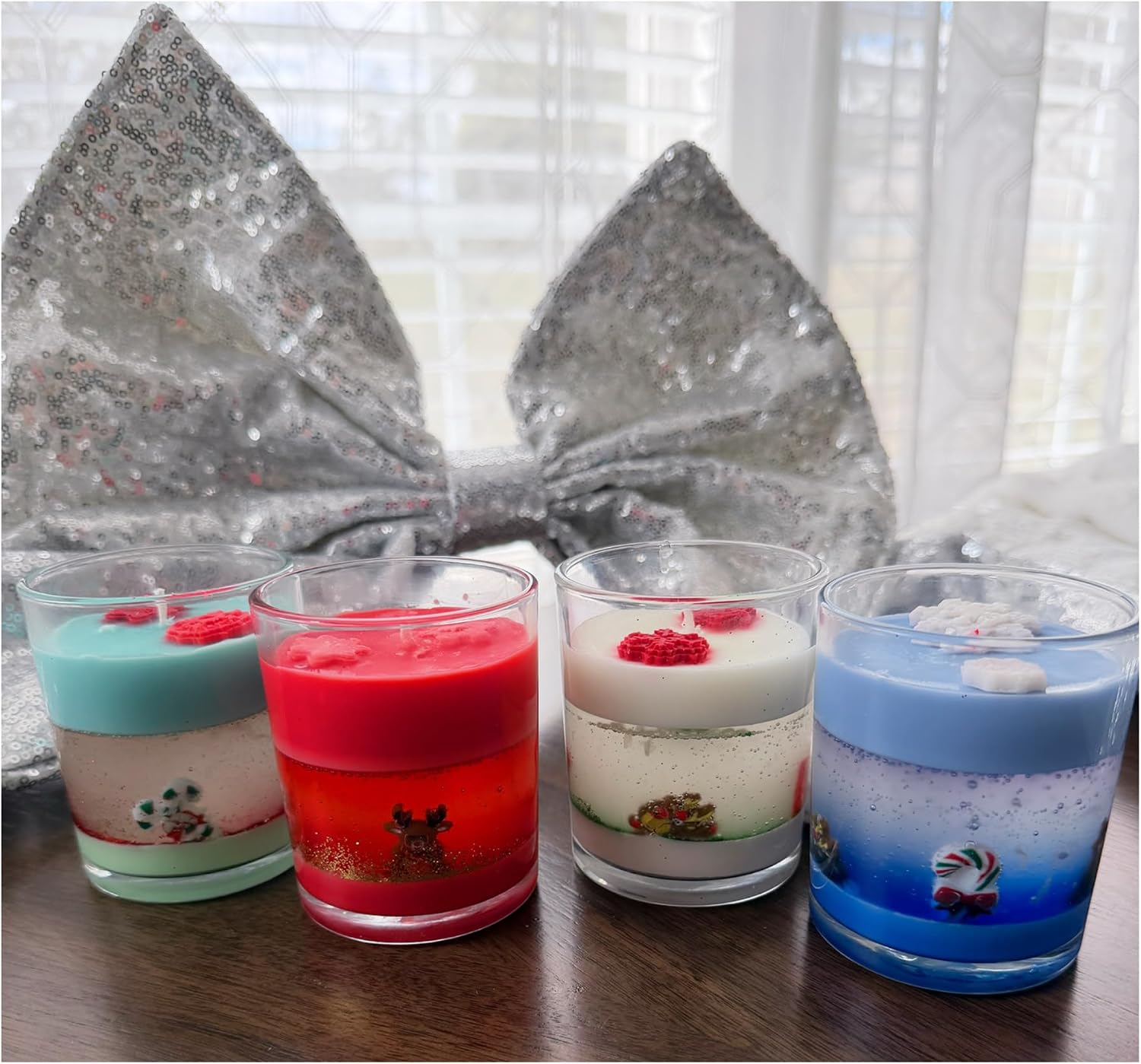 Christmas Scented Soy and Gel Wax Candles, Gingerbread Cookie Fragrance, 7 oz Glass Jars, Decorative Holiday Design with Festive Accessories, 1 Unit (Green)