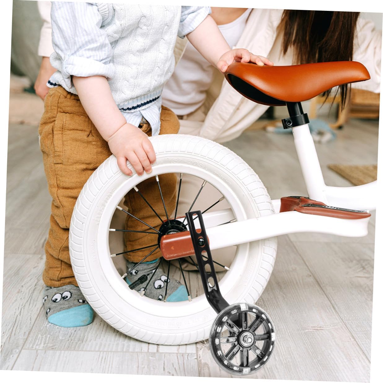 Training Wheels for Bike Wear-resistant Adjustable Bicycle Auxiliary Wheels 4pcs Set with Flashing Stabilizers for Boys and Replacement Bike Training