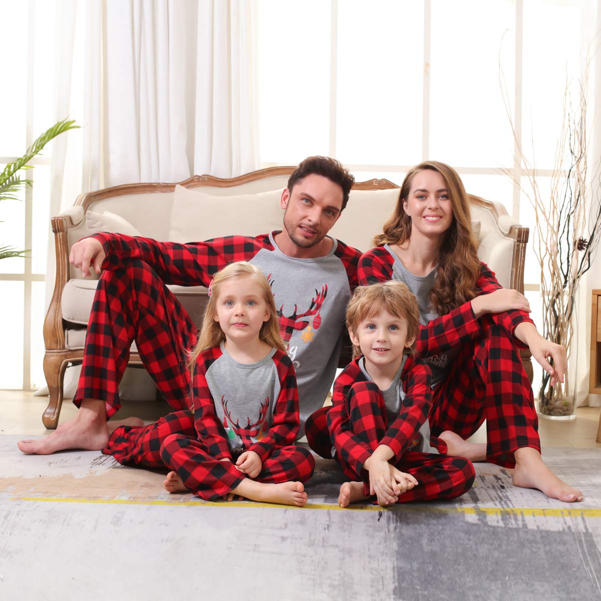 SANMIO Pigiama Famiglia, Due Pezzi Stampati Top + Pantaloni Set di Natale Famiglia Coordinati per papà Mamma Ragazzo Ragazza Bebè