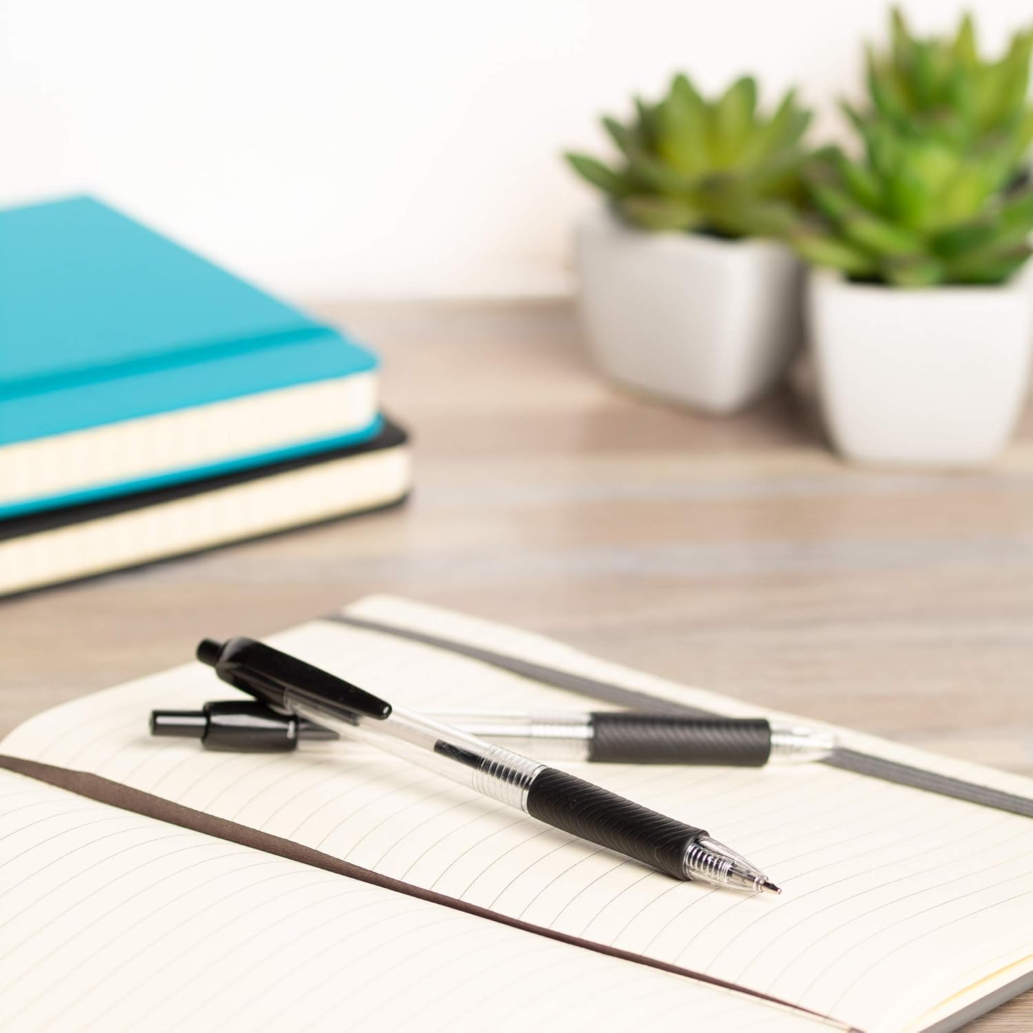 Simply Genius Bulk Pens - 200 Pack, Black Retractable, Medium Ballpoint - Smooth Writing with Comfortable Grip - Ink Pens Bulk for Office & School Supplies