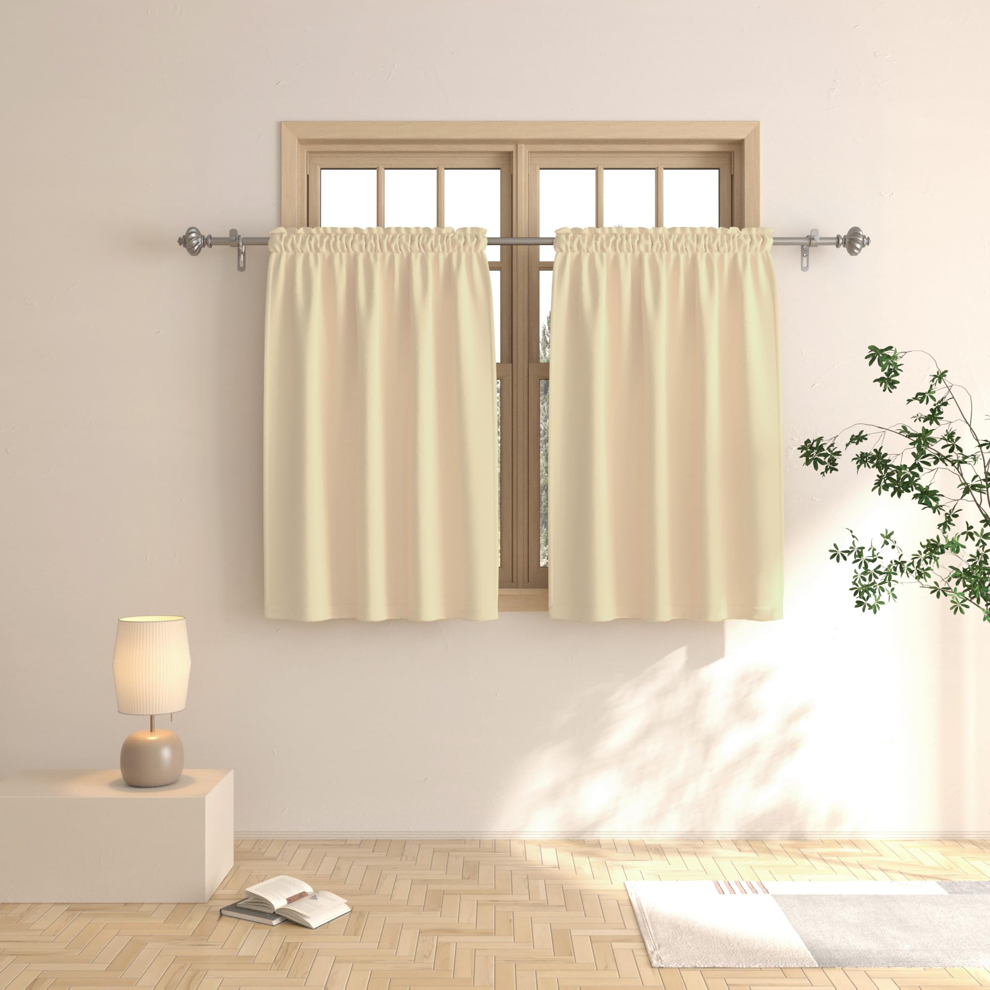 Petits rideaux de café beiges pour ambiance chaleureuse en cuisine et chambre
