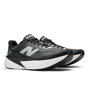 Amazon | [ニューバランス] ランニングシューズ FuelCell Rebel