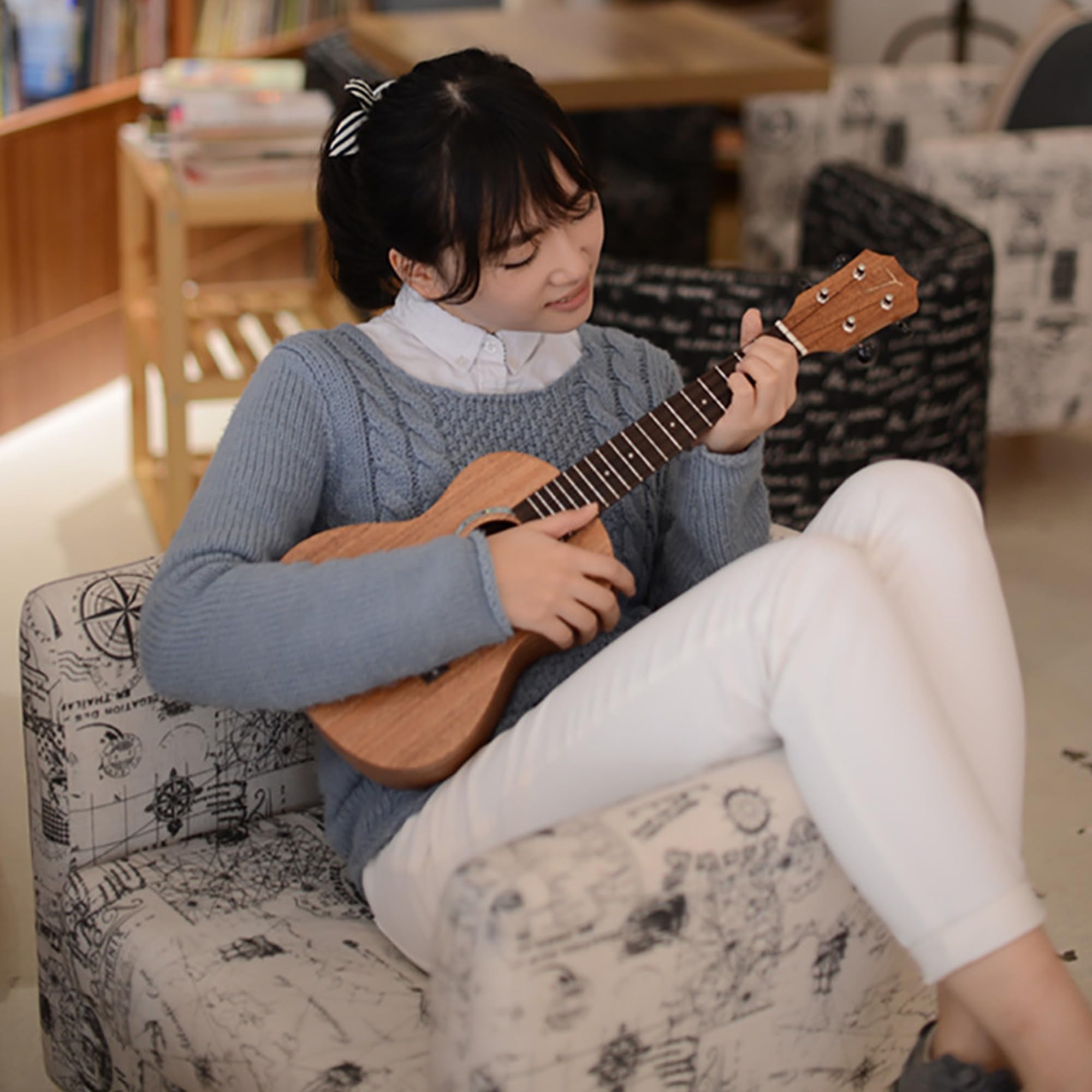 18 kreeli z litego drewna, ukulele, początkujący, 23 cale, 26 cali opcjonalnie, czerwona sosna, drewno akacjowe, jednopłytowa mała gitara, z torbą, tunerem, torbą i innymi wykwintnymi prezentami (Siz
