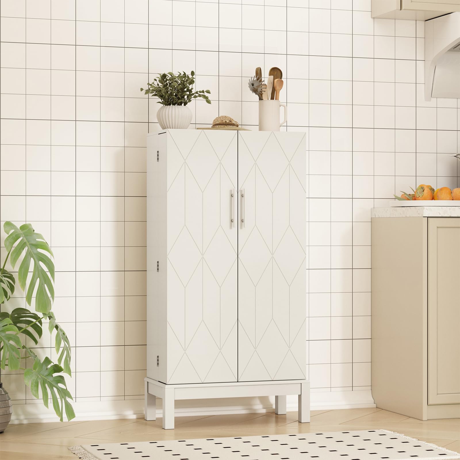 HOLTICO Dispensa da Cucina con Ripiani Regolabili, Piedini Dorati e Ante Decorate, Armadietto Autoportante per Soggiorno, Camera da Letto, Bagno, Sala Pranzo e Garage, Avorio Naturale Senza Dorature