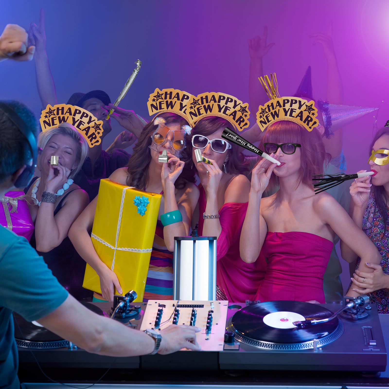 Lenwen 200 piezas de suministros para fiesta de Año Nuevo 2026, 50 diademas de feliz año nuevo, 150 bandas de ruido con flecos, doradas, plateadas, negras, recuerdos de fiesta, accesorios de cabina de