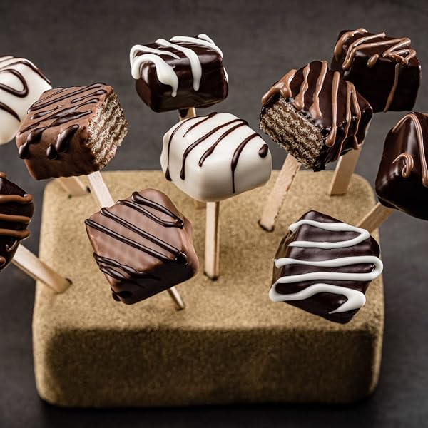 Loacker Quadratini Double Choc bite-size Wafer Cookies| LARGE Pack of 1 | Crispy Wafers with 4 creamy layers of finest Cocoa cream filling | great for snacks & desserts | Non GMO | No artificial flavorings, added colors or preservatives | 8.82 oz - 5
