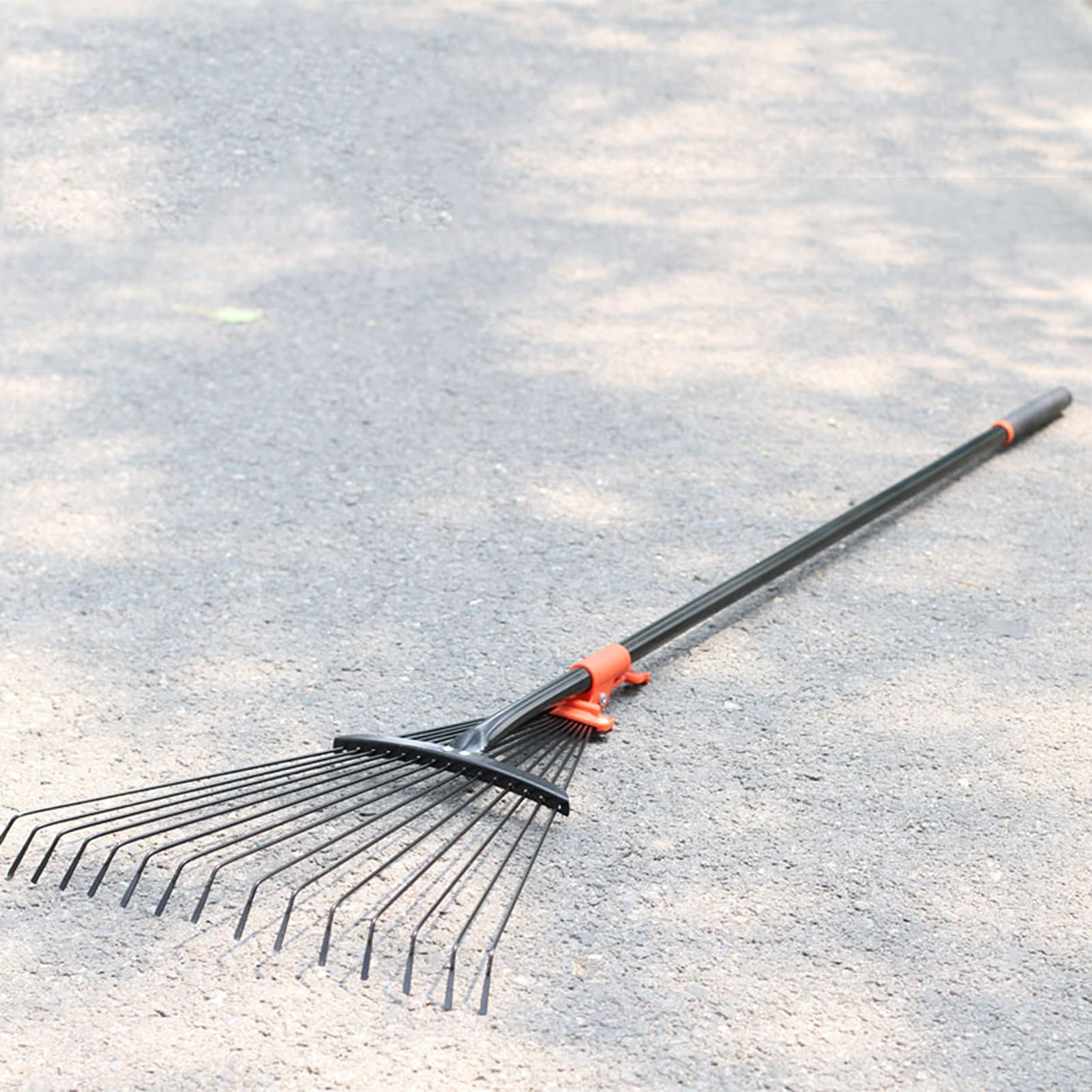Rastrillo de alambre de acero para hojas de jardín de metal, escoba de patio de 59 pulgadas con cabezal plegable ajustable de 25.1 pulgadas de ancho para una limpieza rápida del césped y el patio,