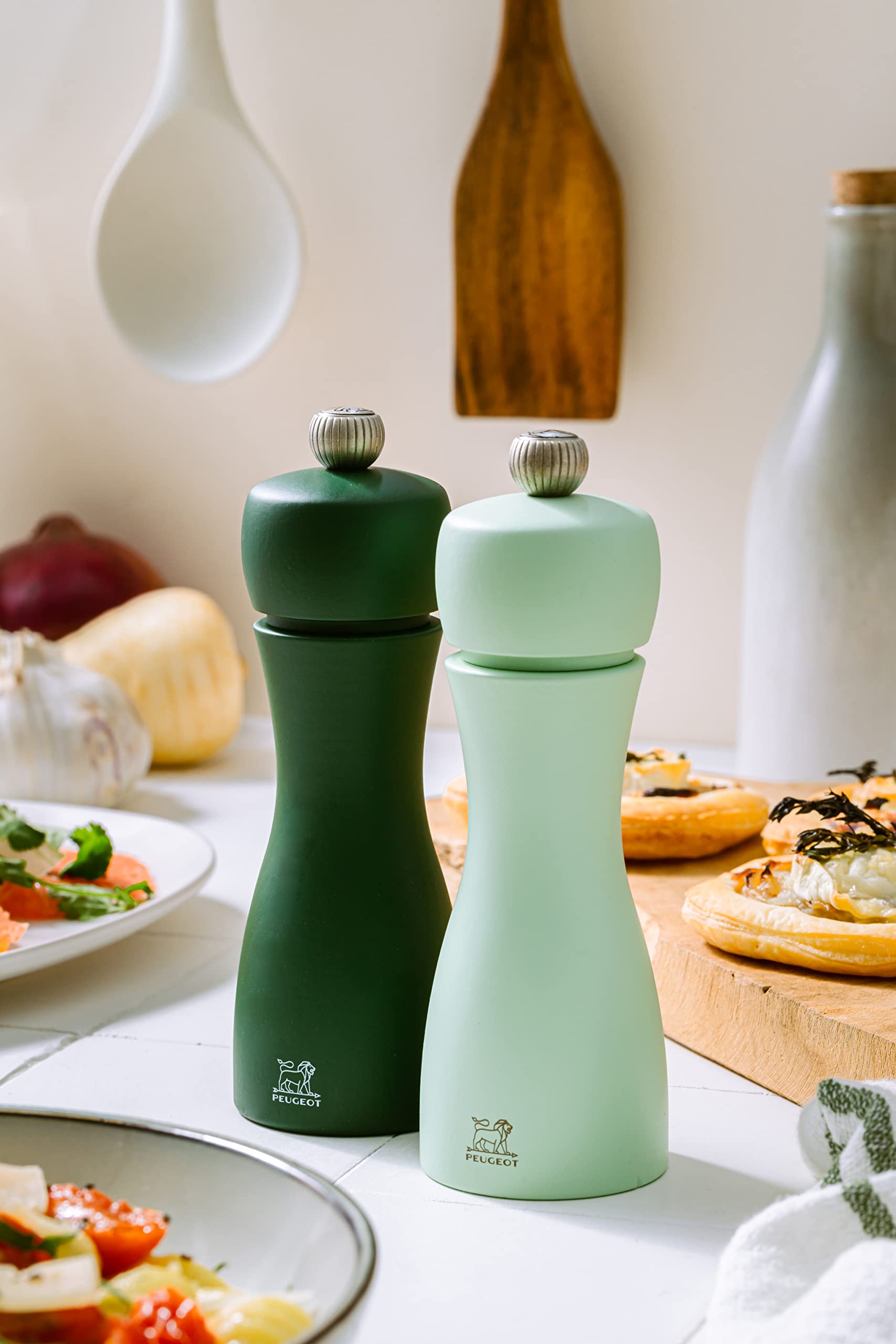 Amazon.com: Set of Manual Beech Wood Salt and Pepper Mills in Moss