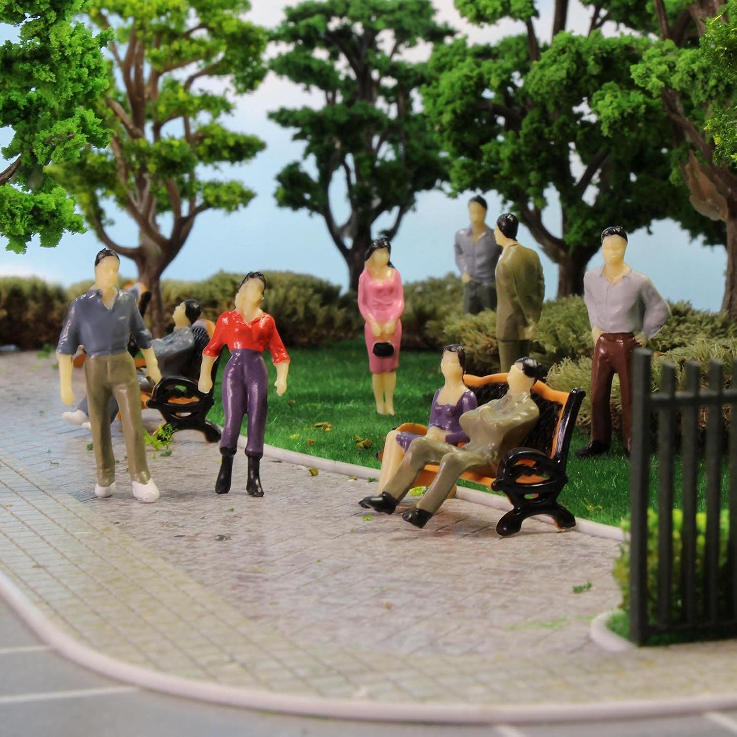 100PCS Model Trains Architectural 1:50 O Scale Painted Figures O Gauge Sitting and Standing People for Miniature Scenes