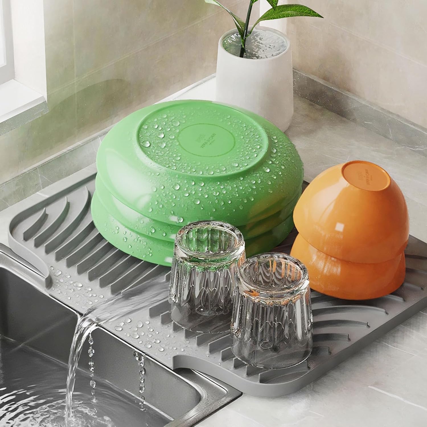 Svarvns 43x33cm Silicone Dish Drying Mat for Kitchen Counter 16.9" x 13", Sloped Dish Draining Board Mat with Drainage Ridges Grooves for Sink, Non-Slip and Portable, Reliable Support, Medium - Grey