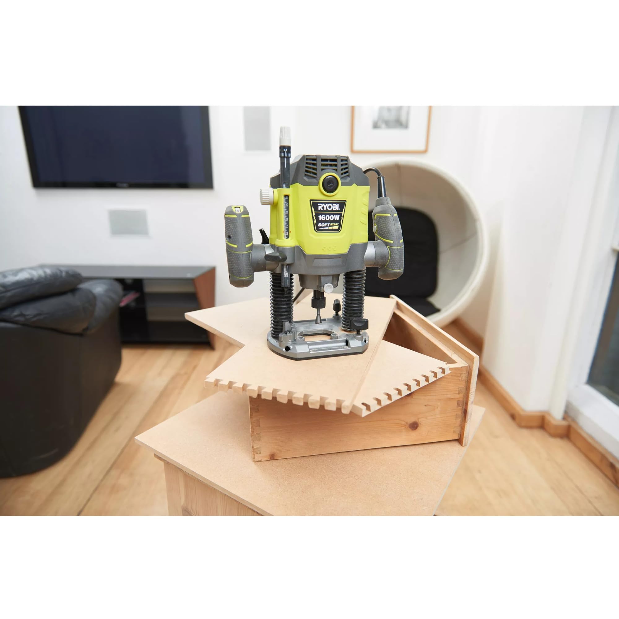 Défonceuse électrique RYOBI - 1600W - 254mm - RRT1600-K