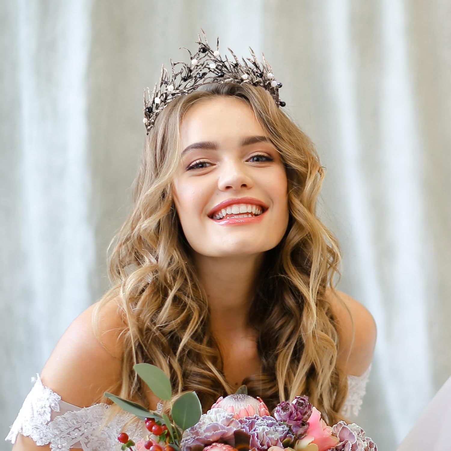 Black Crown for Women, Gothic Baroque Crown Black Tiara Headpiece for Women Birthday Queen Halloween Vintage Costume Play Medieval Wedding Show Party Fairy Decorations