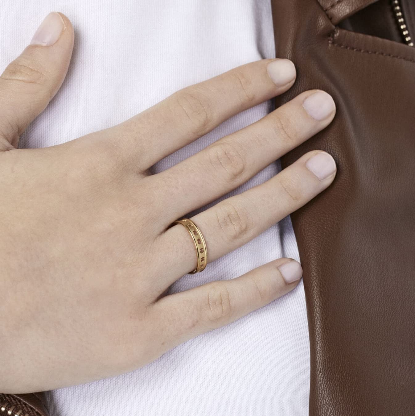 TOUS Anillo con baño de oro 18 kt sobre plata y siluetas de oso TOUS Bear Row