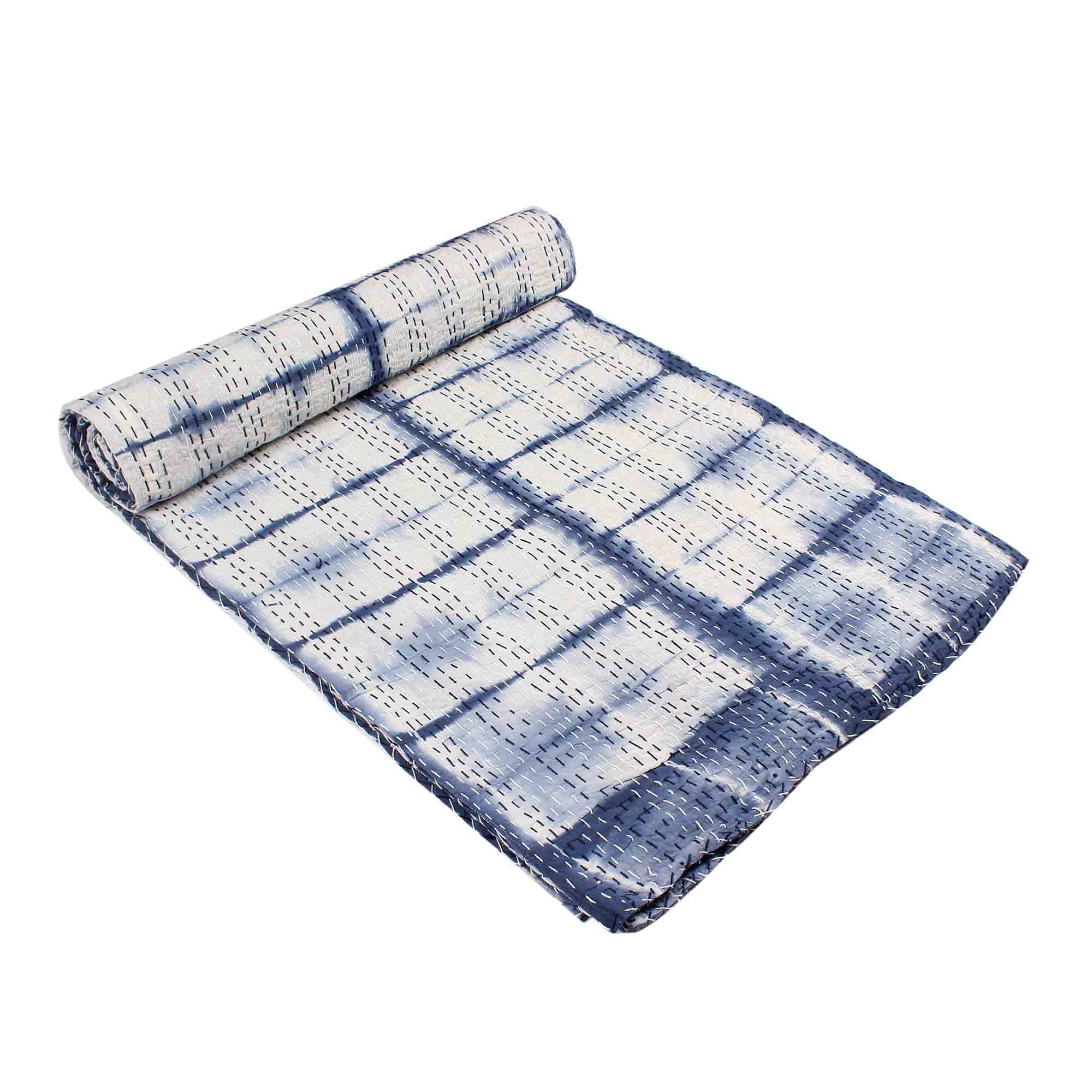 Manta de Kantha azul índigo para dar un toque Shibori a tu salón