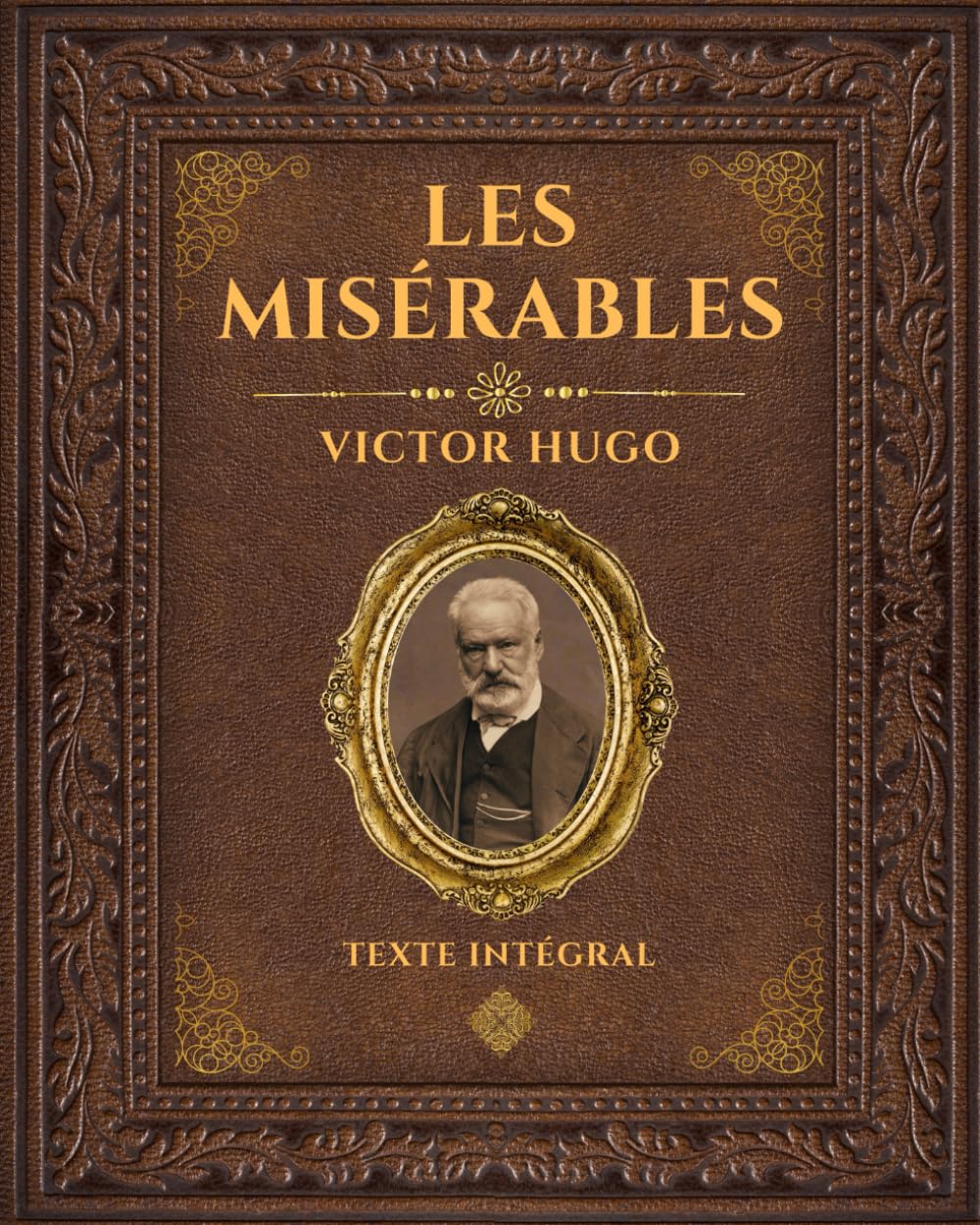 Les Misérables - Victor Hugo: Édition collector Intégrale - Grand Format - Texte intégral - Tomes 1 à 5 - Annotée d'une biographie détaillée (French Edition)      Paperback – December 1, 2025