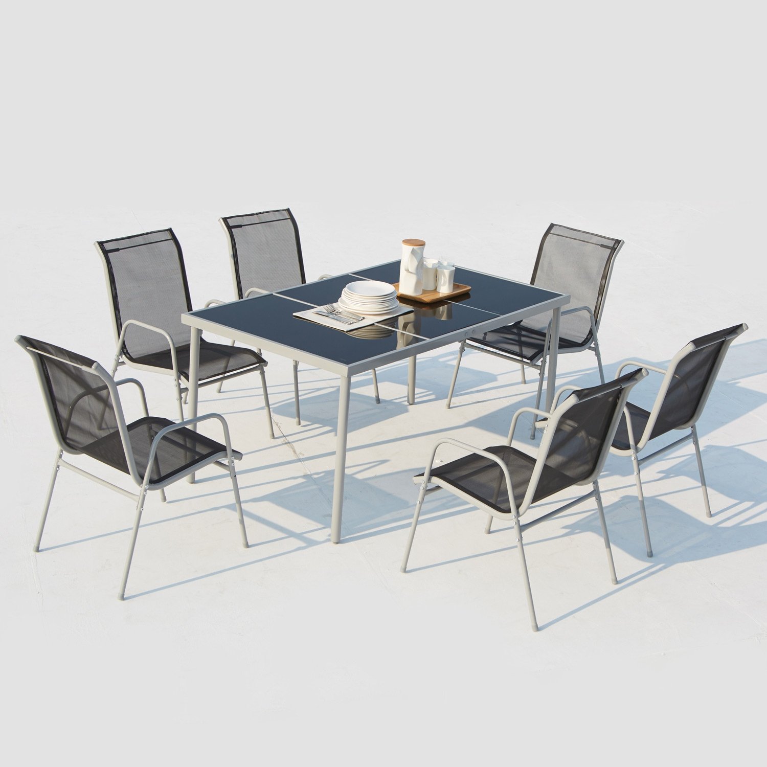 CONCEPT USINE - Set Pranzo da Giardino Modello Lusiana 6 Persone Grigio Scuro - 1 Tavolo Rettangolare in Vetro Temperato - 6 Sedie Impilabili con Braccioli Arrotondati - Robusto, Impermeabile