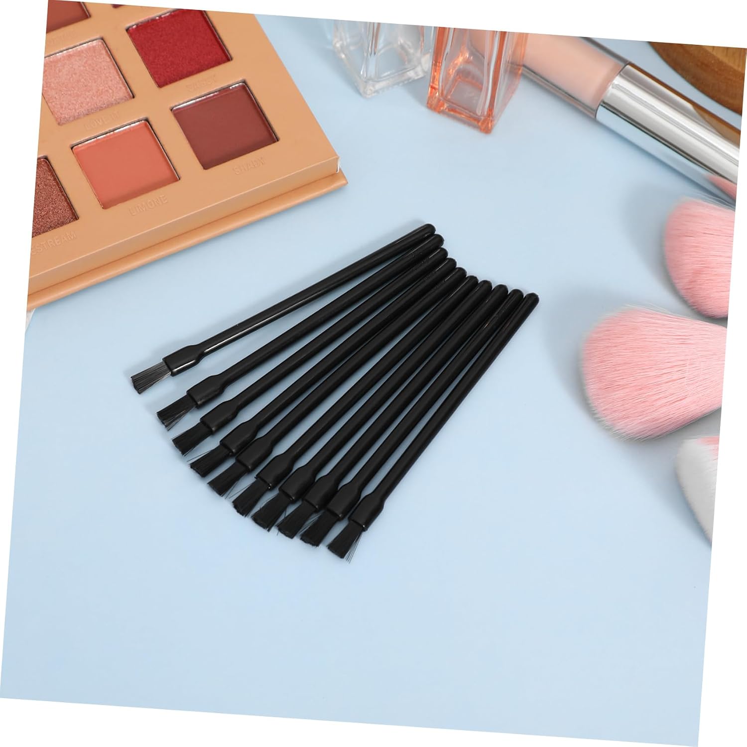 Housoutil 300pcs Disposable Lip Brush Applicators Nylon Hair Wands for Lipstick Lip Gloss Lightweight Portable Makeup Tool for Women Smooth Coverage Comfortable Touch