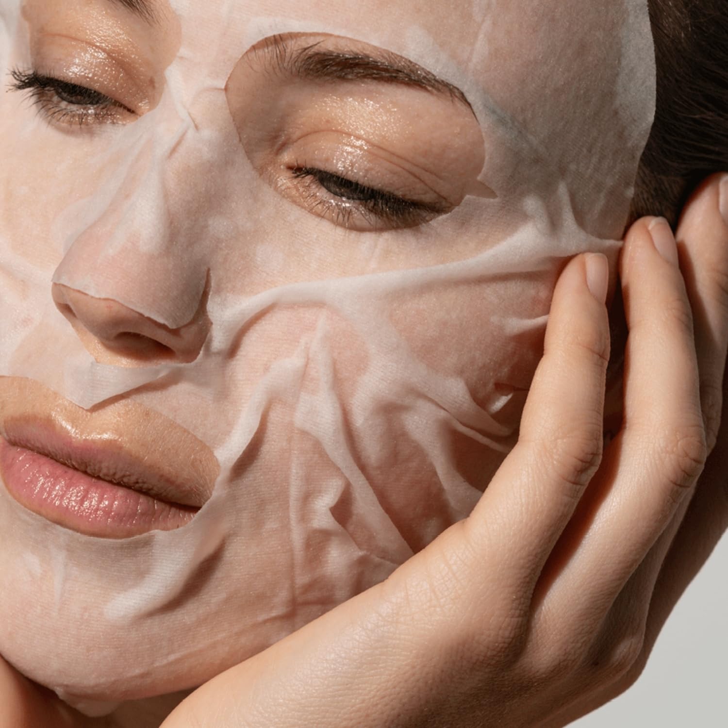 DAY+ | Maschera in Cotone Energizzante | Illumina l'incarnato, Risveglia e Ravviva la luminosità | Corregge l'iperpigmentazione | Caffeina, Phytosphérix, Vitamina C | 98% naturali | 6 maschere