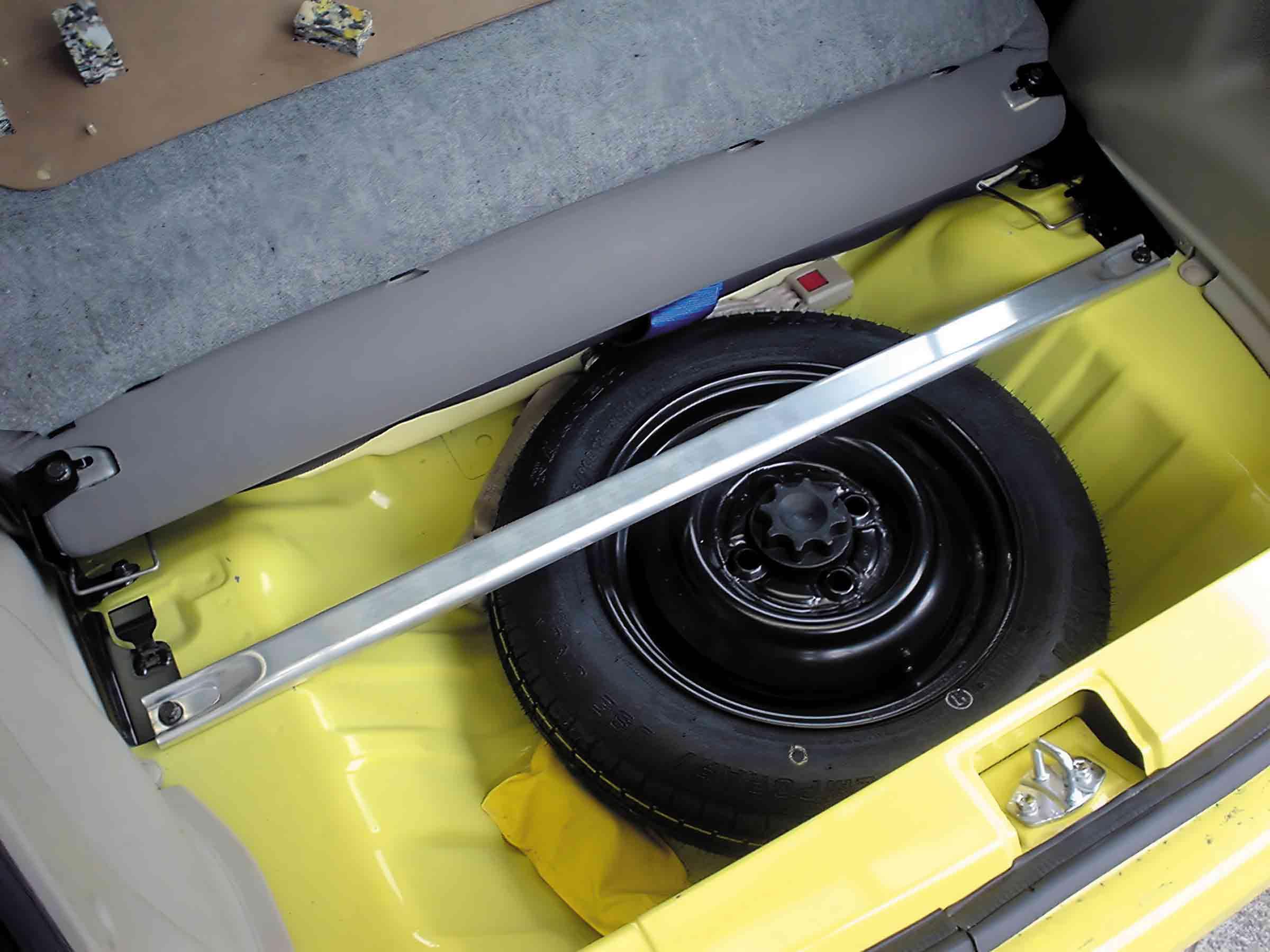 Amazon | D-SPORT(ディースポーツ)リヤトランクバー 53605-B150